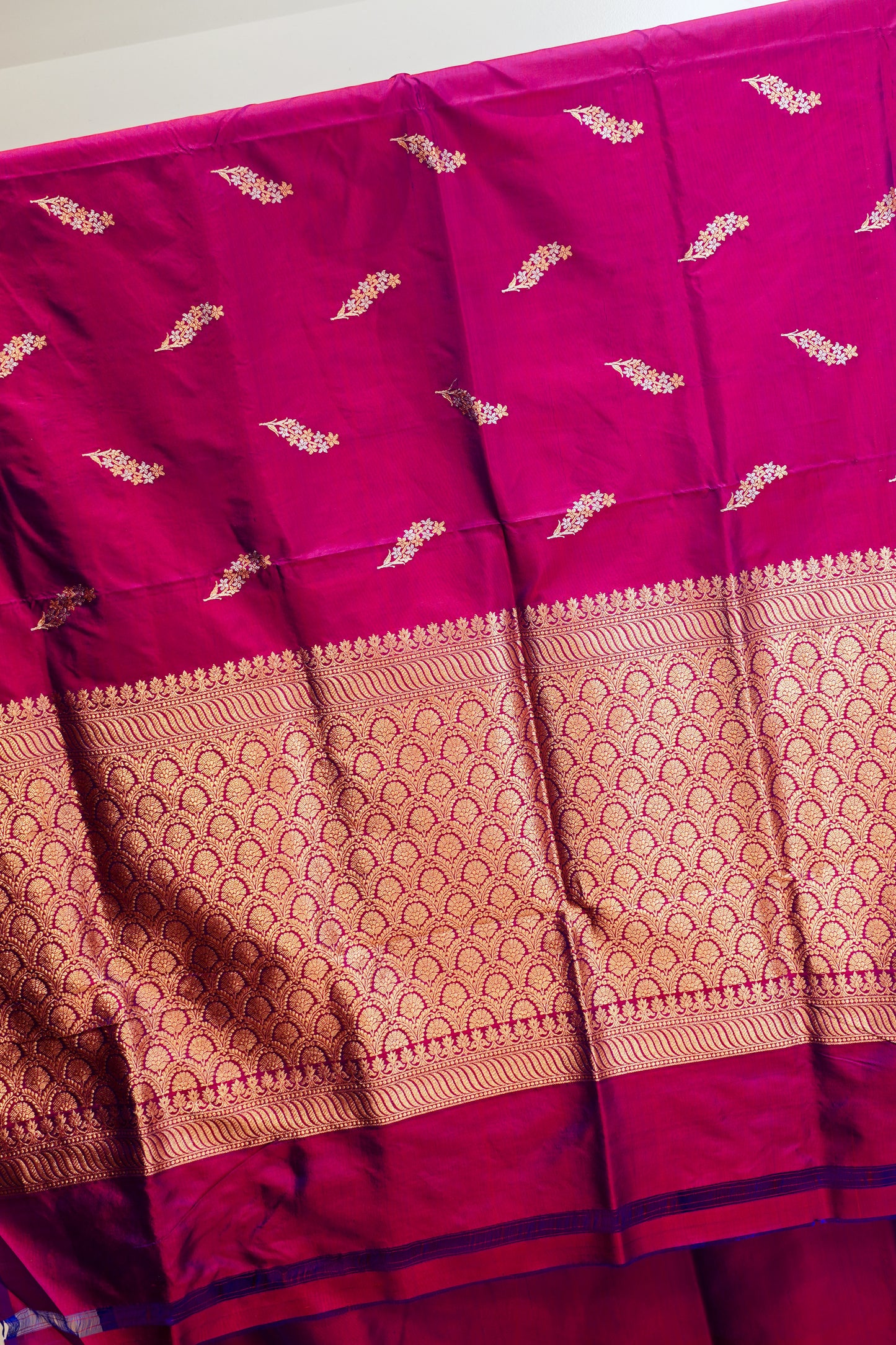 "SILK BANARAS 052" Pure Handwoven Banarasi Silk Saree