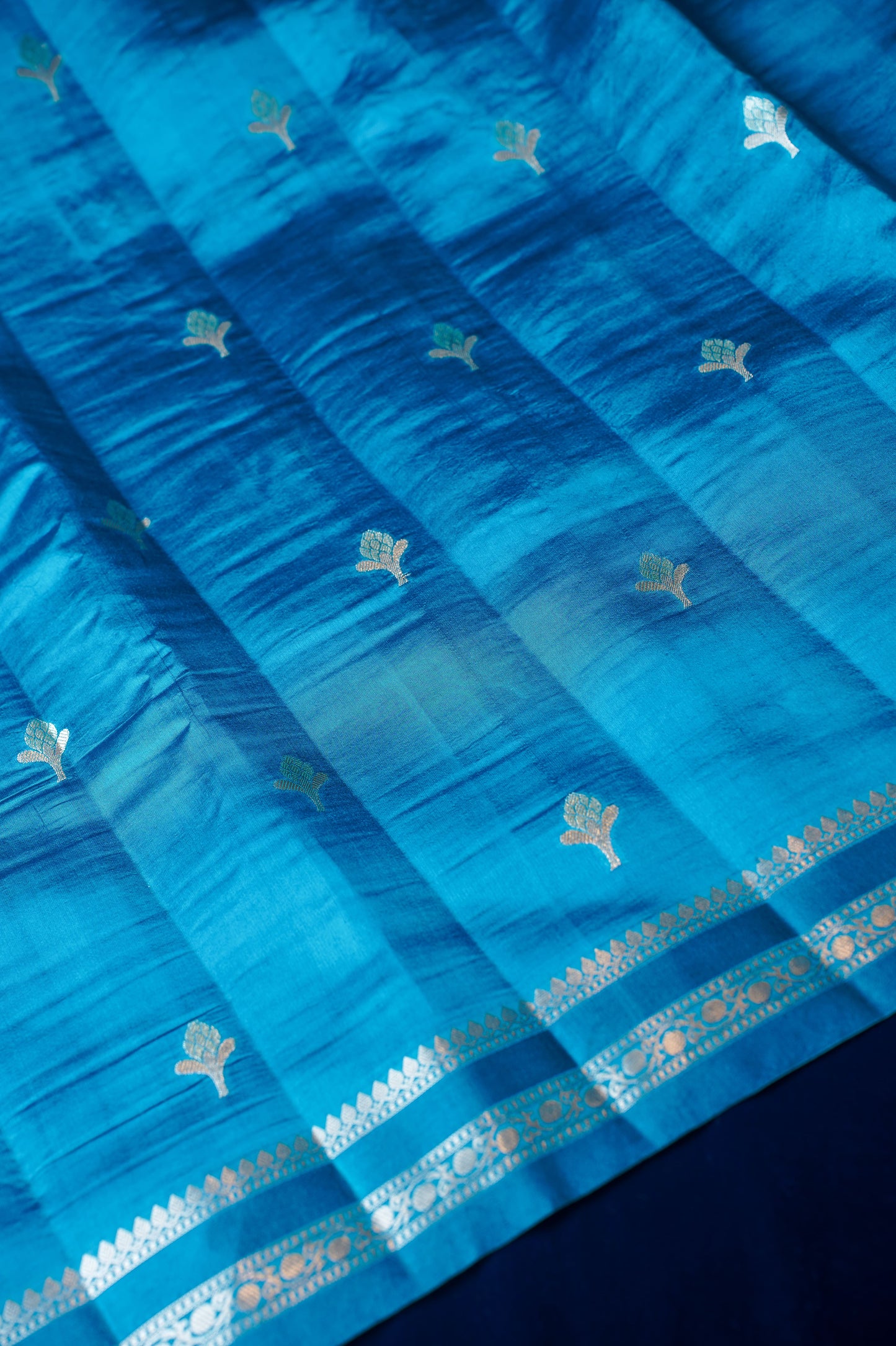 Blue Pure Banarasi Dodama Silk Saree With Kadwa Weave