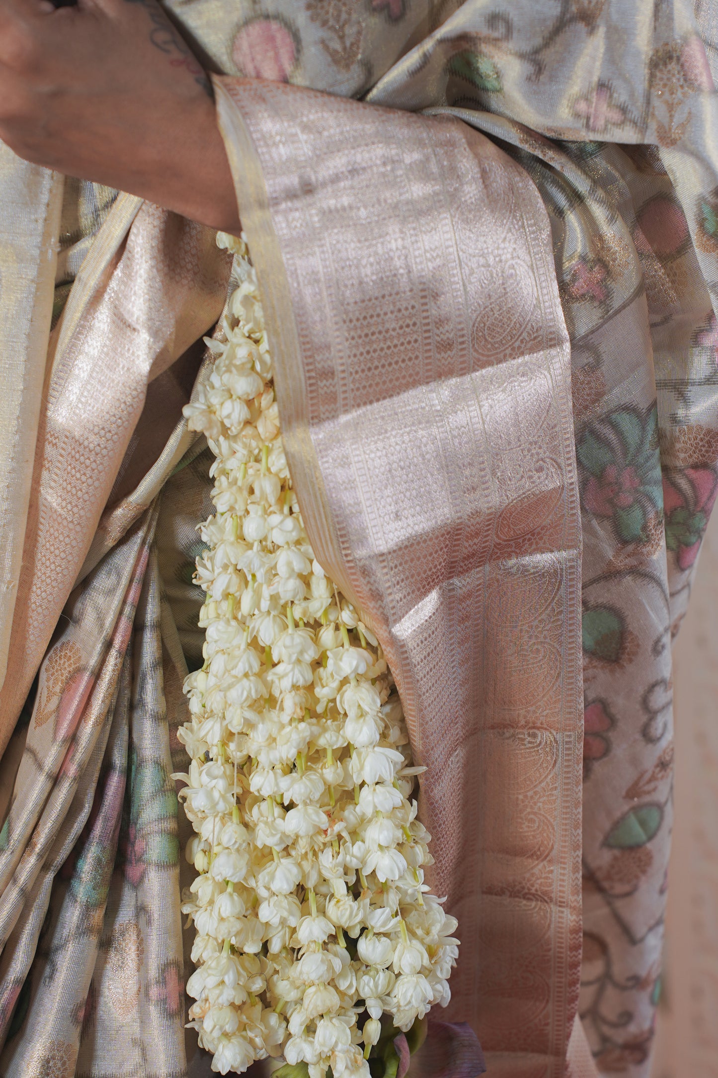 "UTSAV BANARAS 020" Off White Rangkat Banarasi Silk Saree