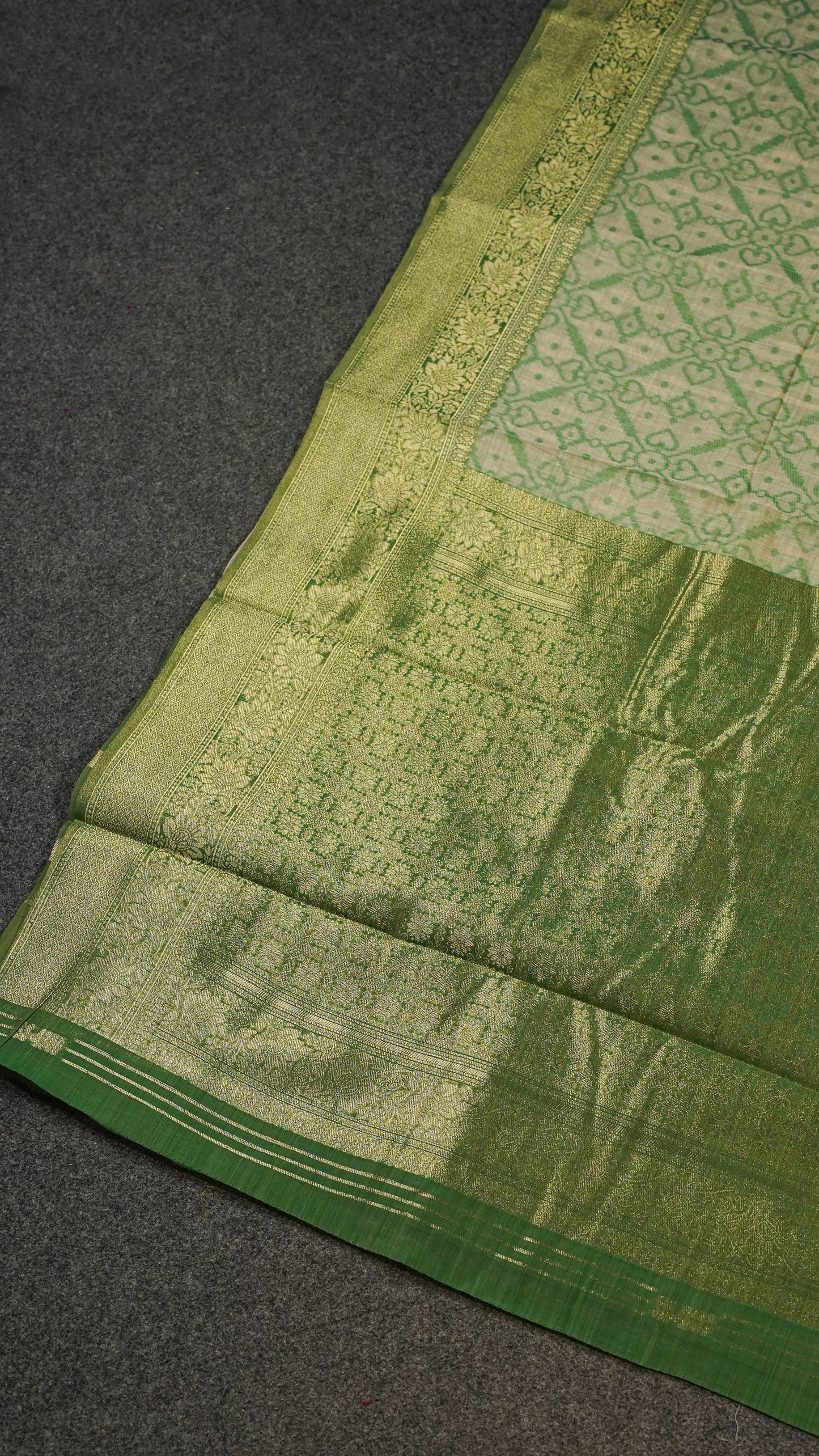 "UTSAV BANARAS 134" Banarasi Green Jamdani Cotton Silk Saree
