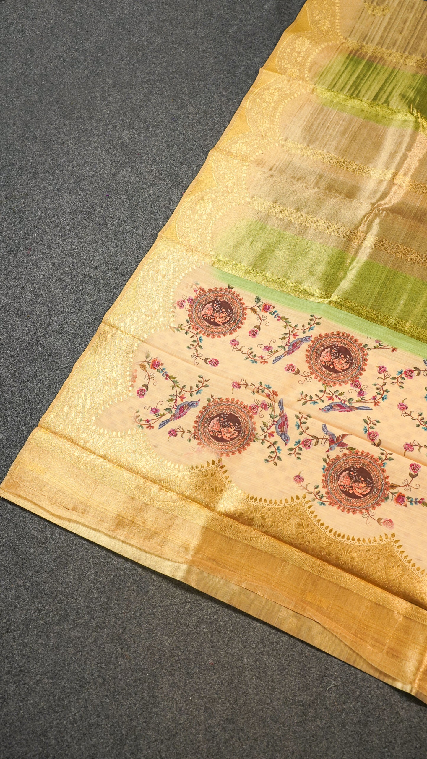 "UTSAV BANARAS 150" Banarasi Radiant Golden Kanjivaram Tissue Silk Sare