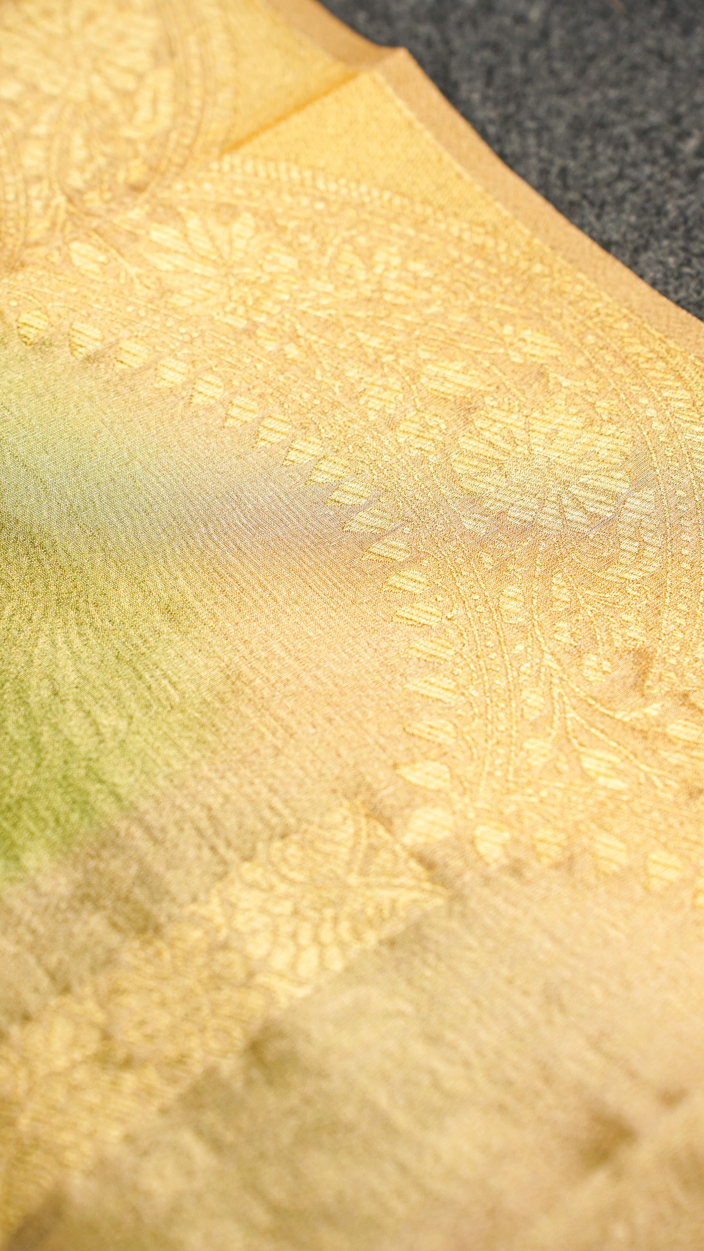 "UTSAV BANARAS 150" Banarasi Radiant Golden Kanjivaram Tissue Silk Sare