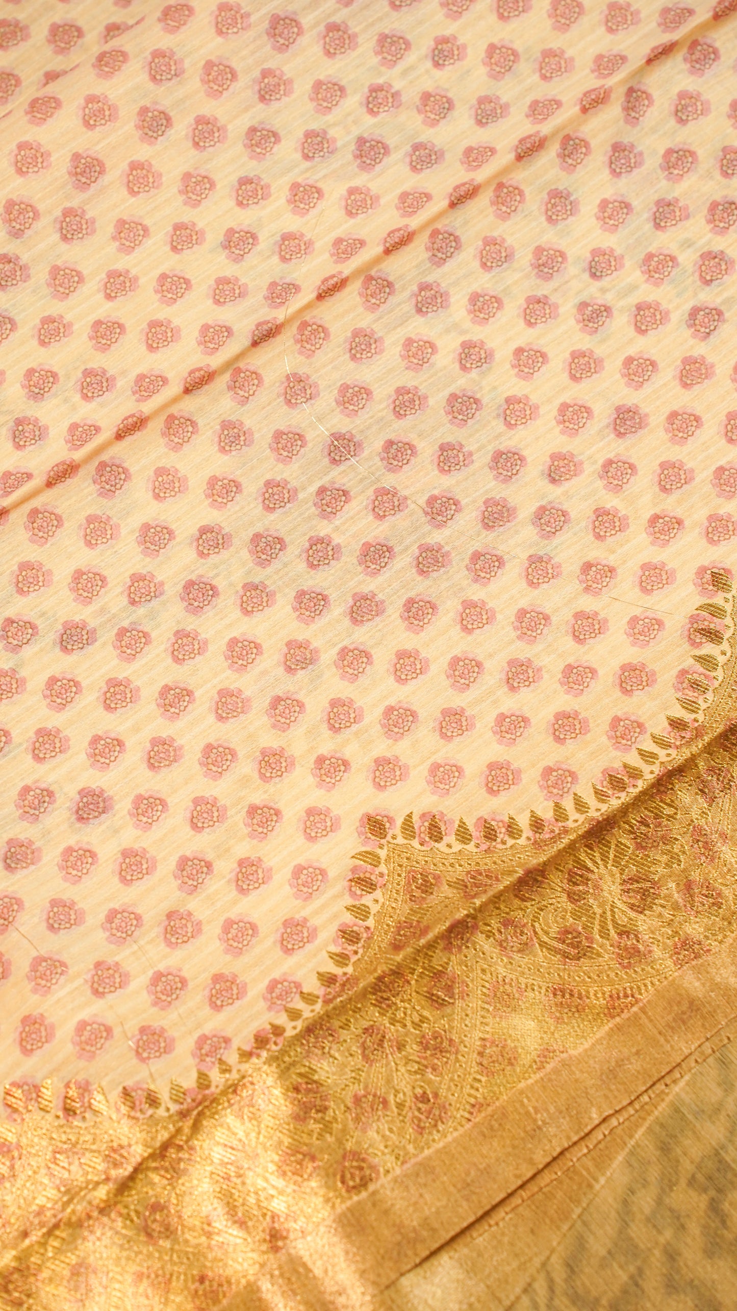 "UTSAV BANARAS 150" Banarasi Radiant Golden Kanjivaram Tissue Silk Sare