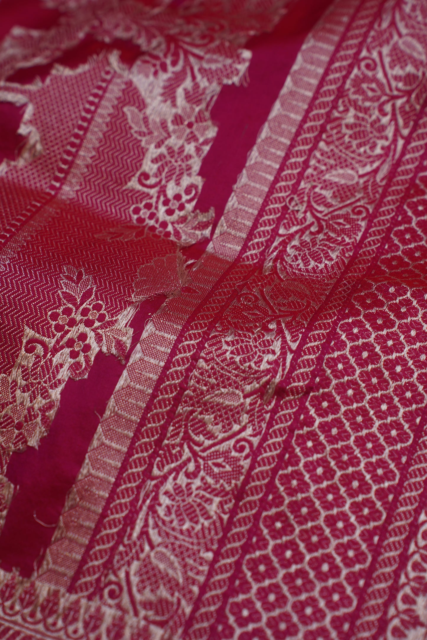 "VIRASAT 103" Dark Pink Pure Kadwa Jaal Banarasi Handloom Saree