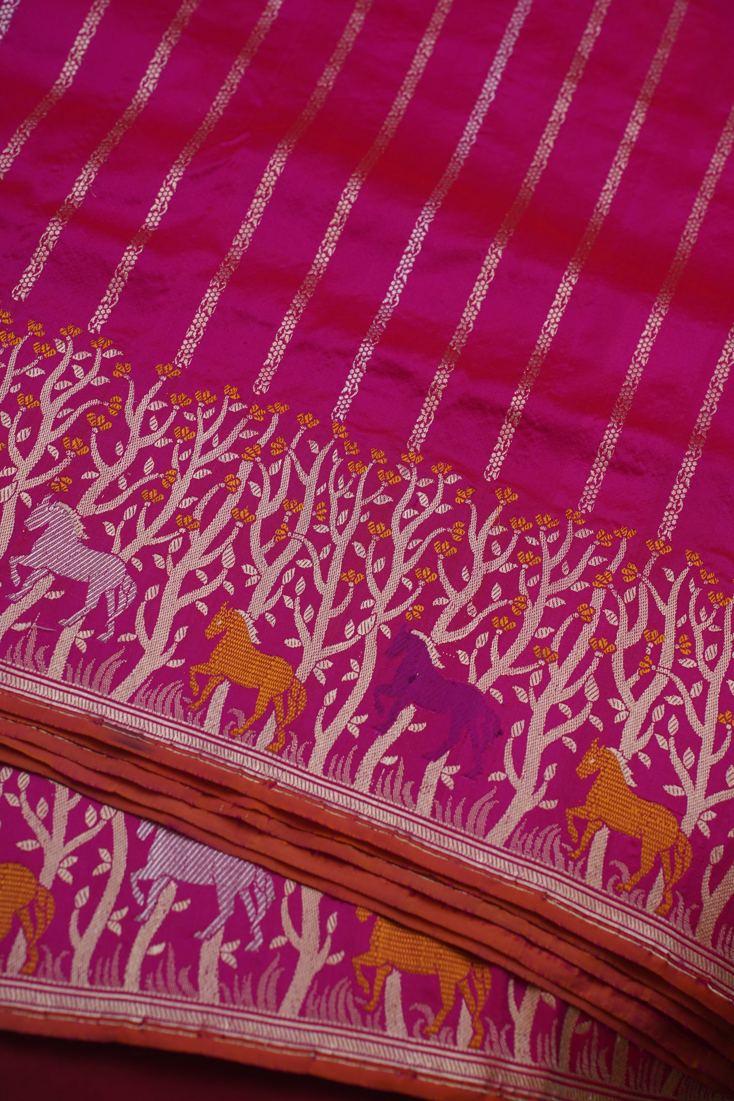 Durga Dark Pink Pure Kadwa Banarasi Handloom Saree