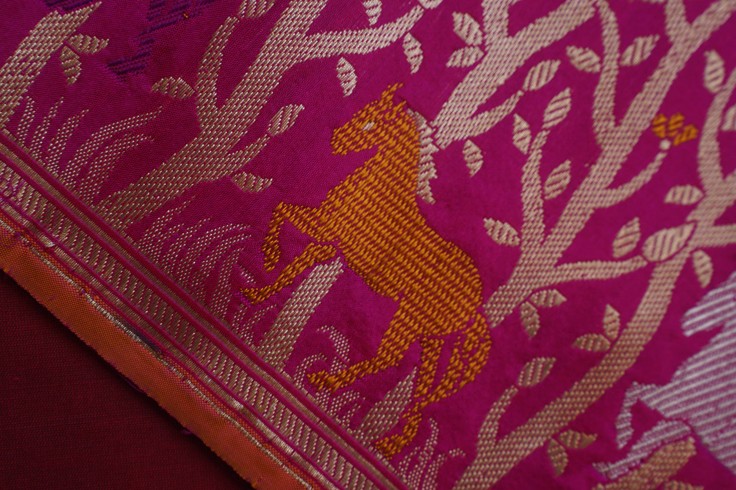 Durga Dark Pink Pure Kadwa Banarasi Handloom Saree