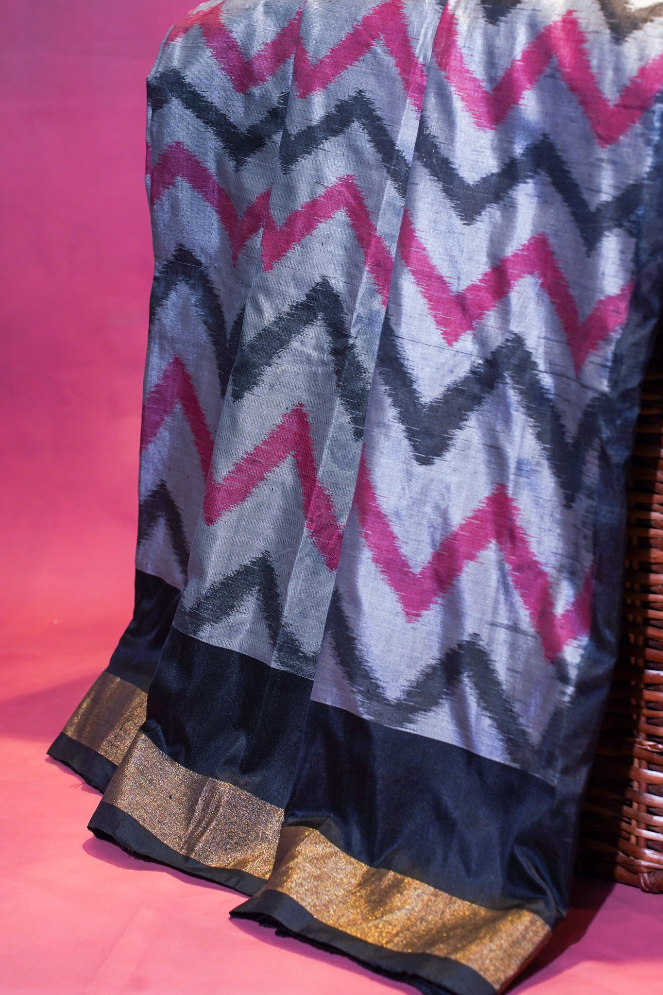"VIRASAT 257" Banarasi Pure Handloom Uchhat Kadwa Ekkat Work With Brahmand Pallu Motive