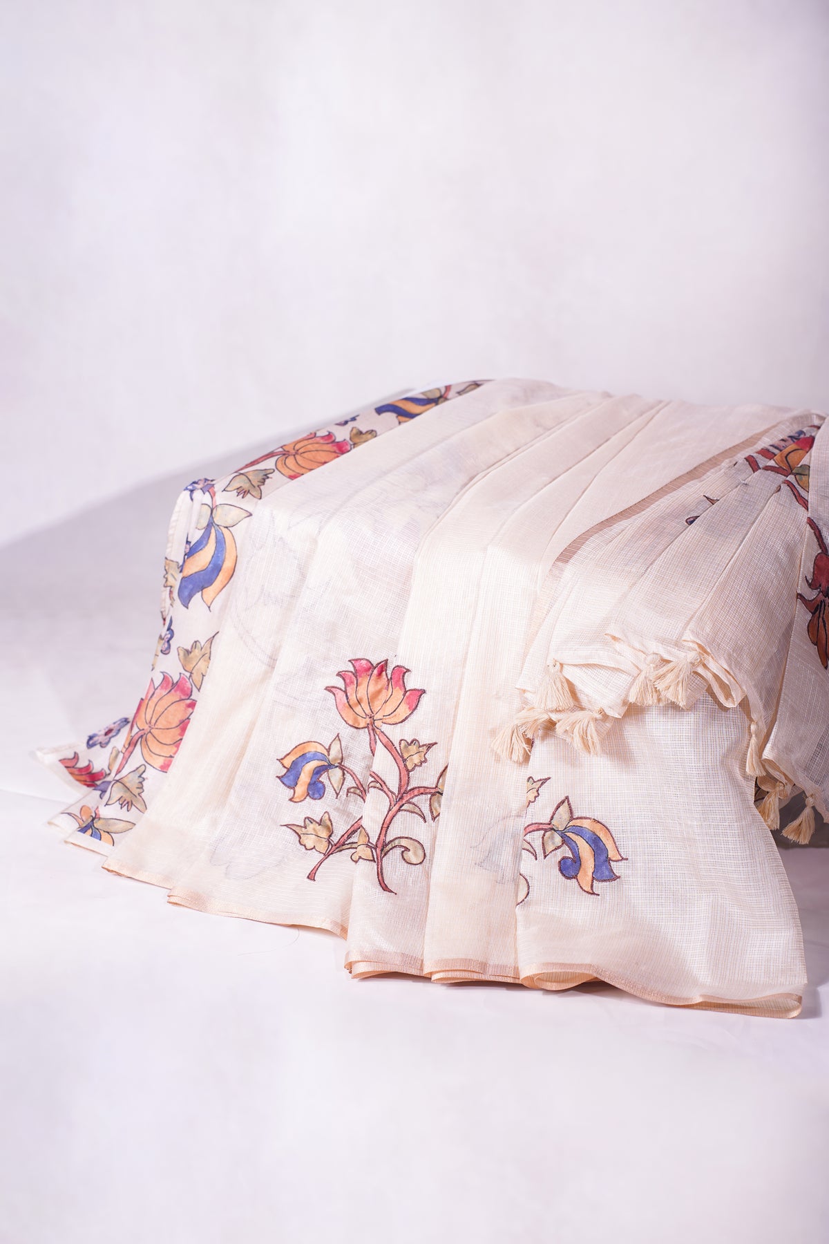 "UTSAV BANARAS 347" Banarasi Cream Munga Silk Saree With Multicolored Floral Applique & Hand-Painted Effect