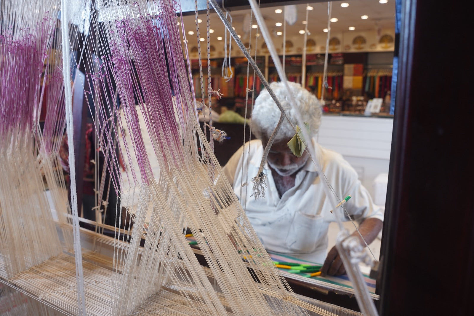 Vandana Silks Banaras – Best Banarasi Saree Shop in Varanasi