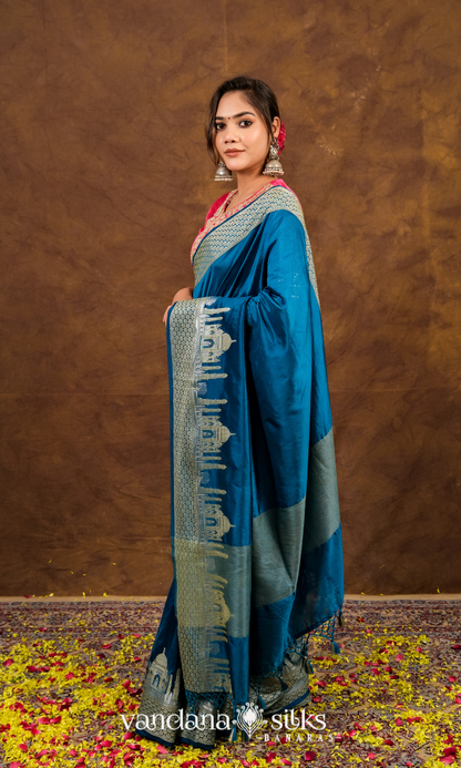 Wahh Taj Banarasi Soft Silk Saree: Symbol of Love