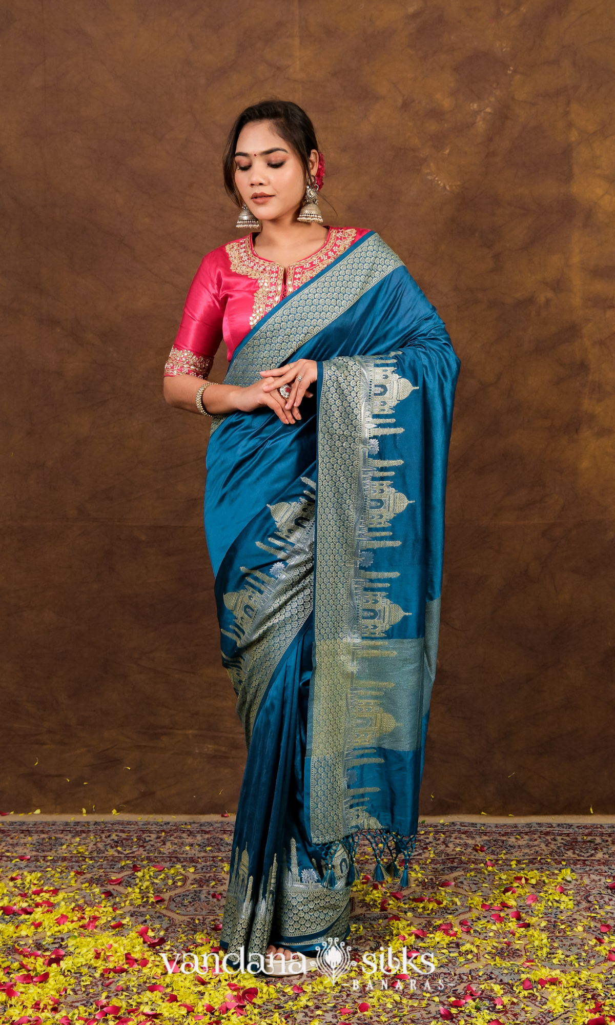 Wahh Taj Banarasi Soft Silk Saree: Symbol of Love