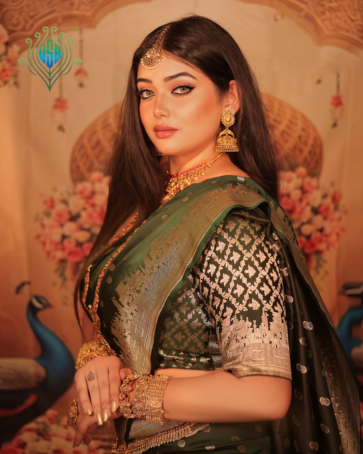 "WAAH BANARAS 055F" Banarasi Pure Mashru silk saree with Ghat Border
