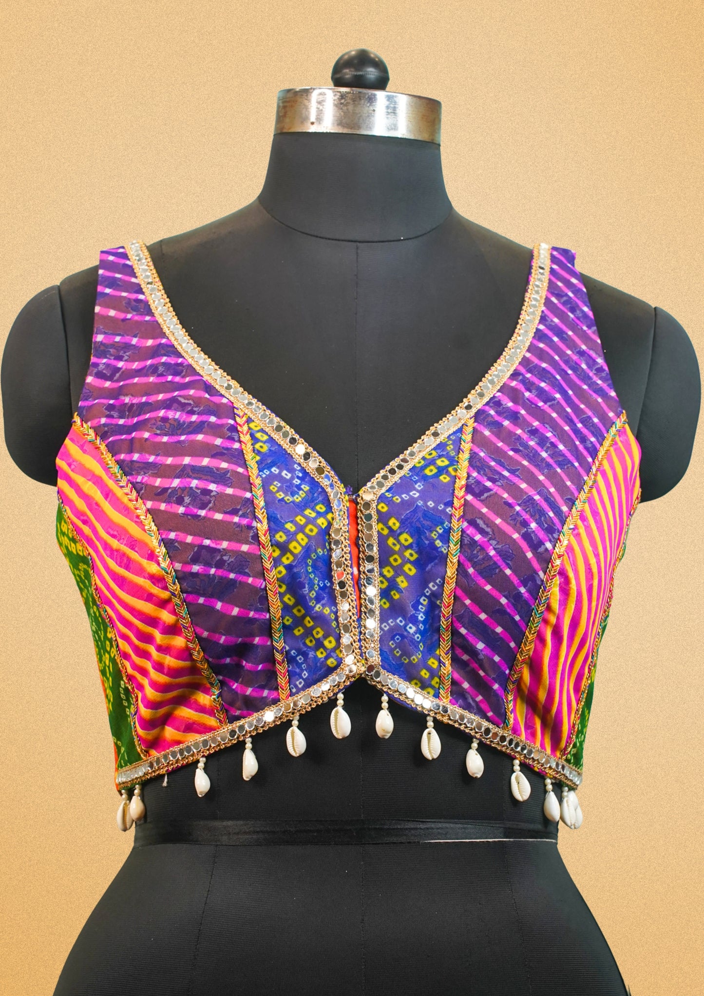 "RDM BL 022" Banarasi Traditional Blouse With Cowrie Shell Border