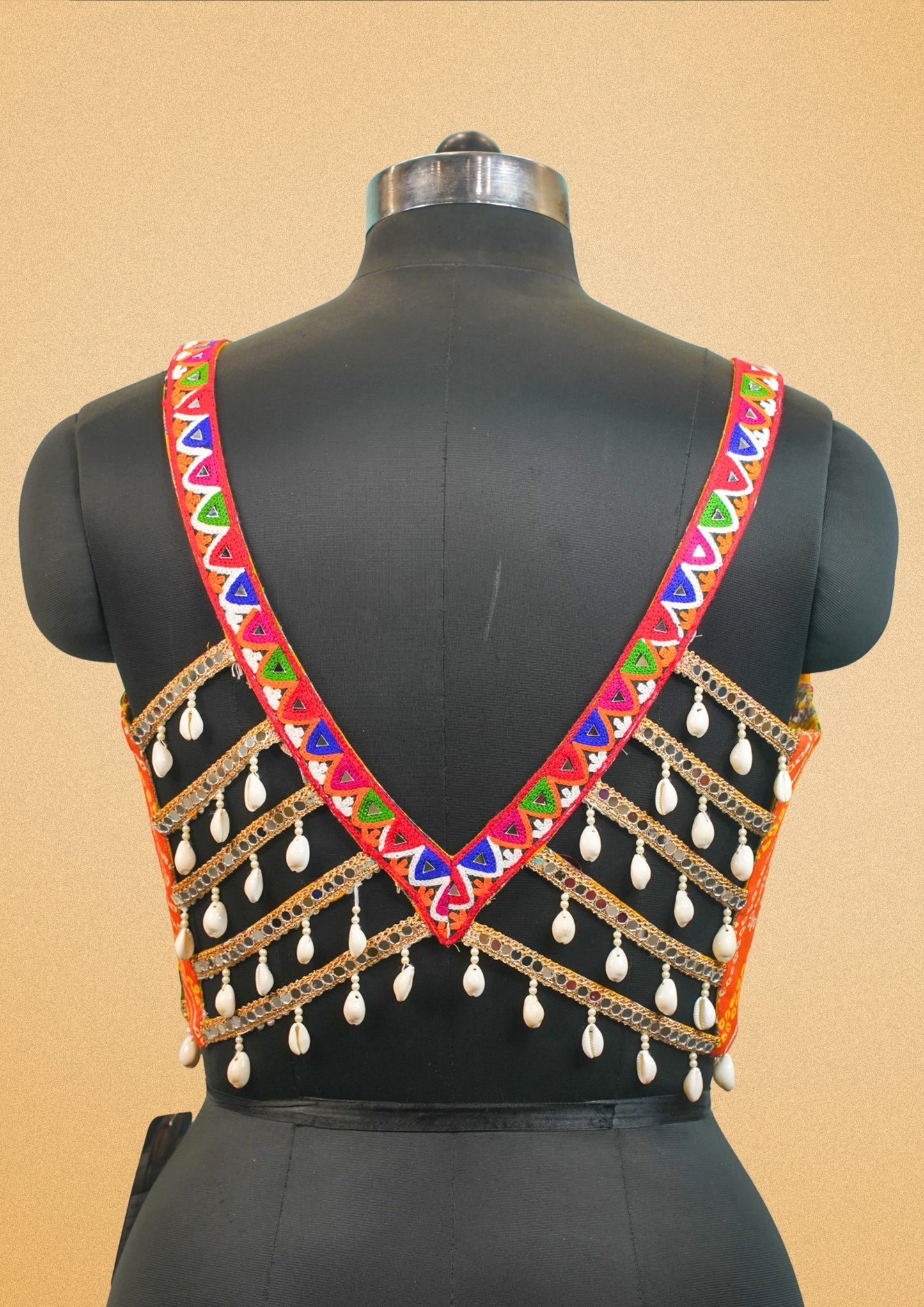 "RDM BL 022" Banarasi Traditional Blouse With Cowrie Shell Border
