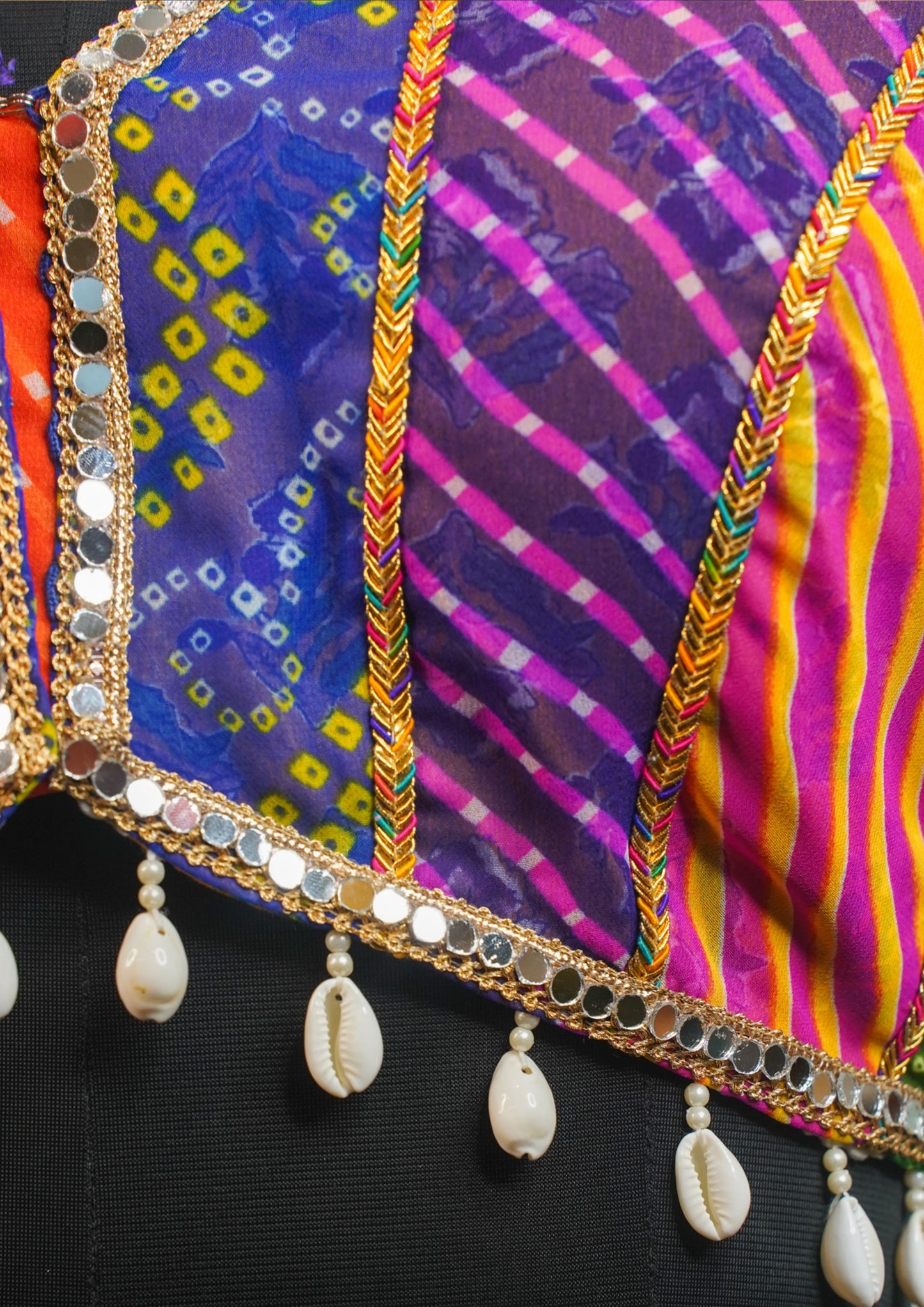 "RDM BL 022" Banarasi Traditional Blouse With Cowrie Shell Border