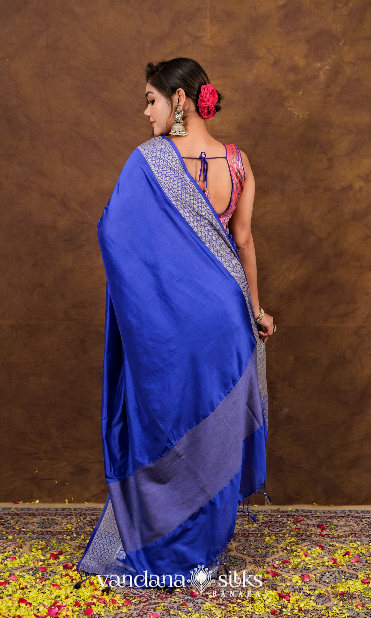 Wahh Taj Banarasi Soft Silk Saree: Symbol of Love