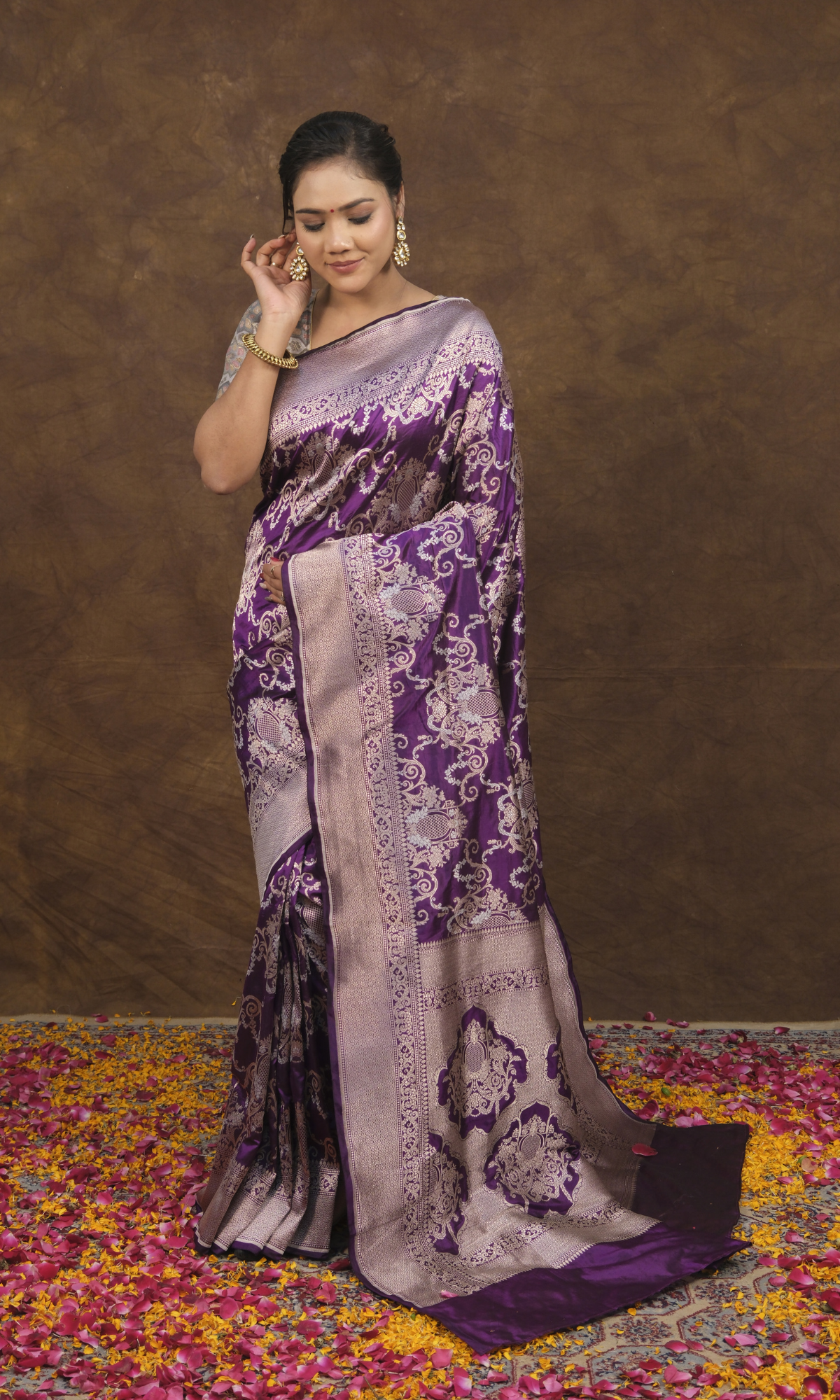 Experience the Majesty: Jodha Pure Banarasi Silk Saree