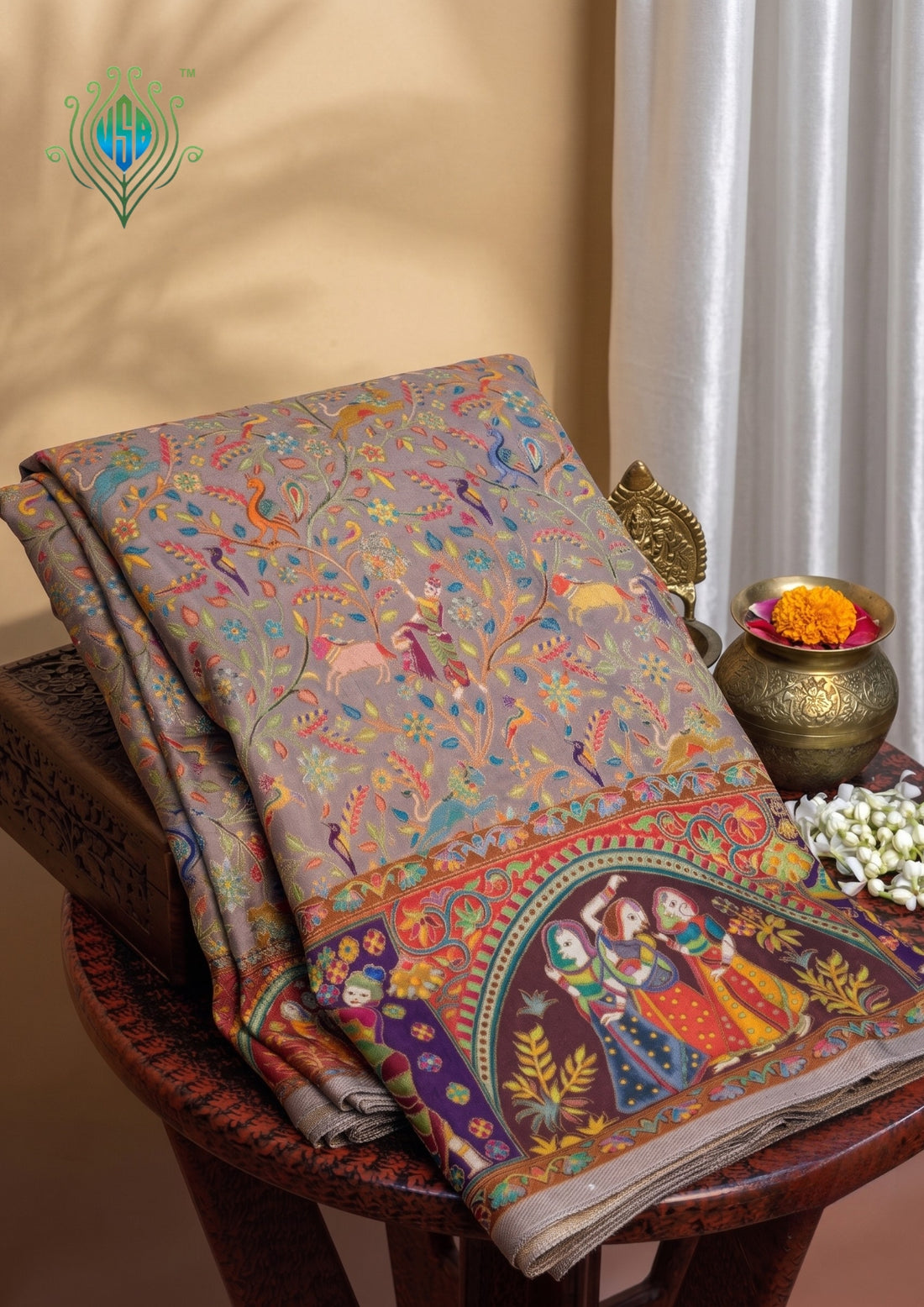 UTSAV BANARAS 479B: Champagne Butter Silk Saree with Kalamkari Position Print &amp; Contrast Blouse