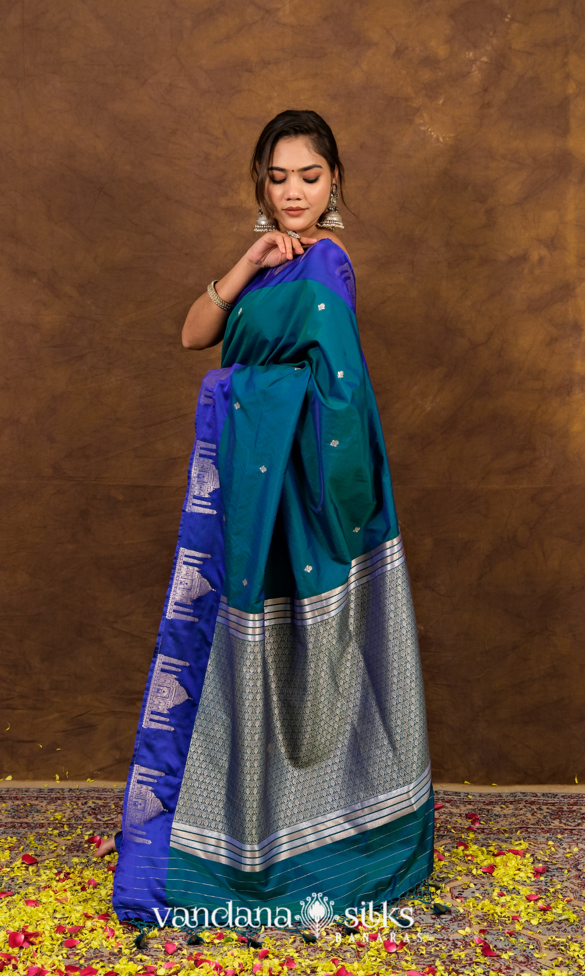 Unique Ajooba Banarasi Soft Silk Saree: Inspired by the Taj