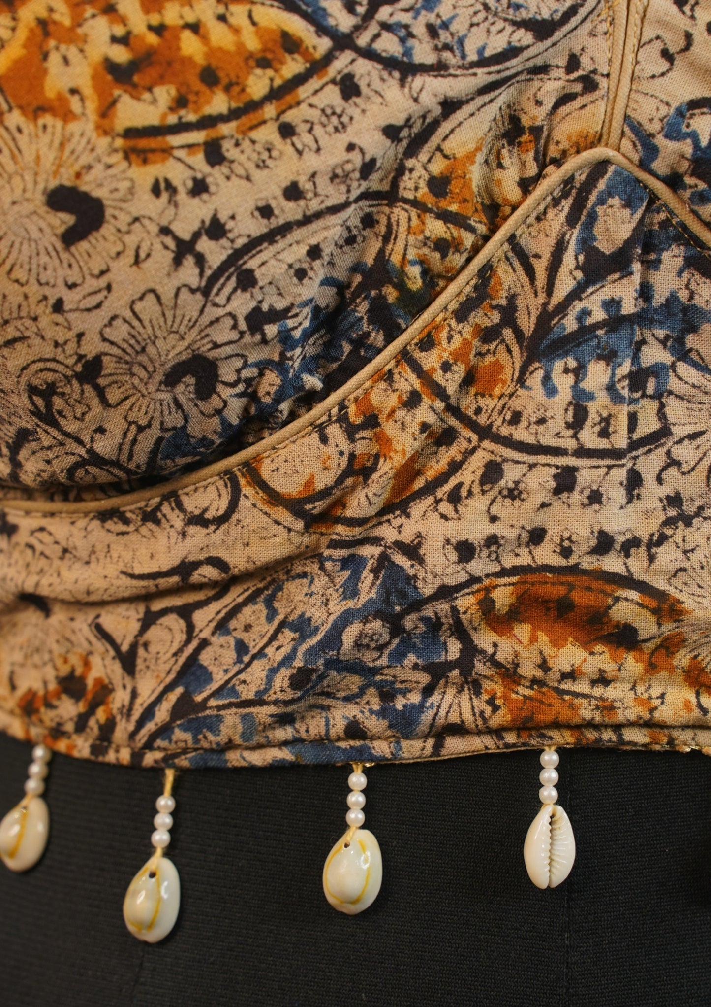 "RDM BL 024" Banarasi Stylish Sleeveless Blouse With Boho Print & Cowrie Shells