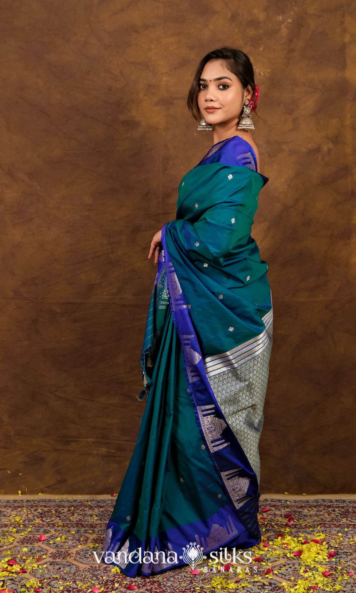 Unique Ajooba Banarasi Soft Silk Saree: Inspired by the Taj