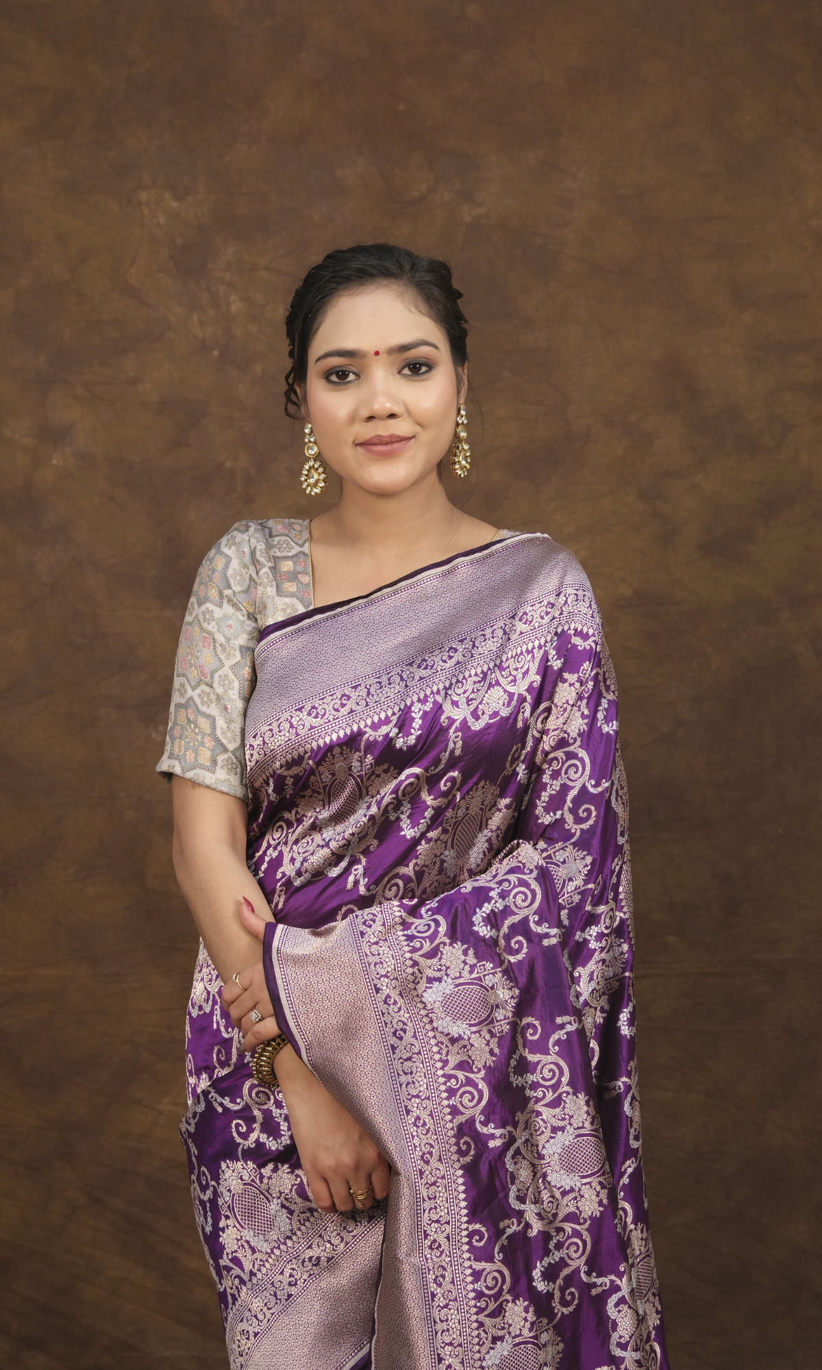 Experience the Majesty: Jodha Pure Banarasi Silk Saree