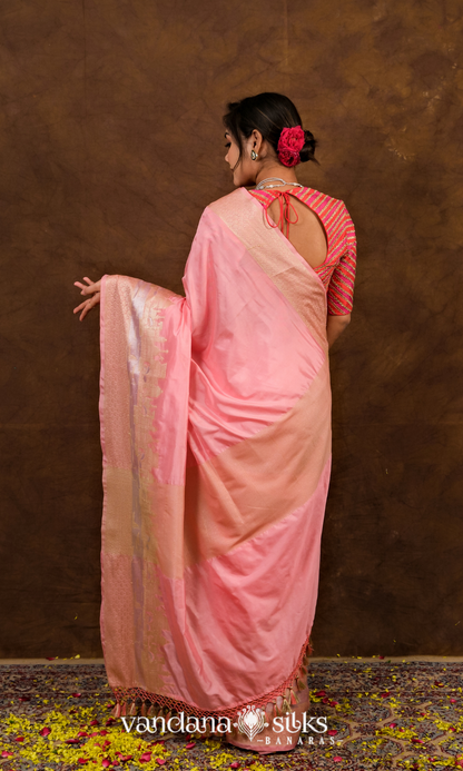 Wahh Taj Banarasi Soft Silk Saree: Symbol of Love