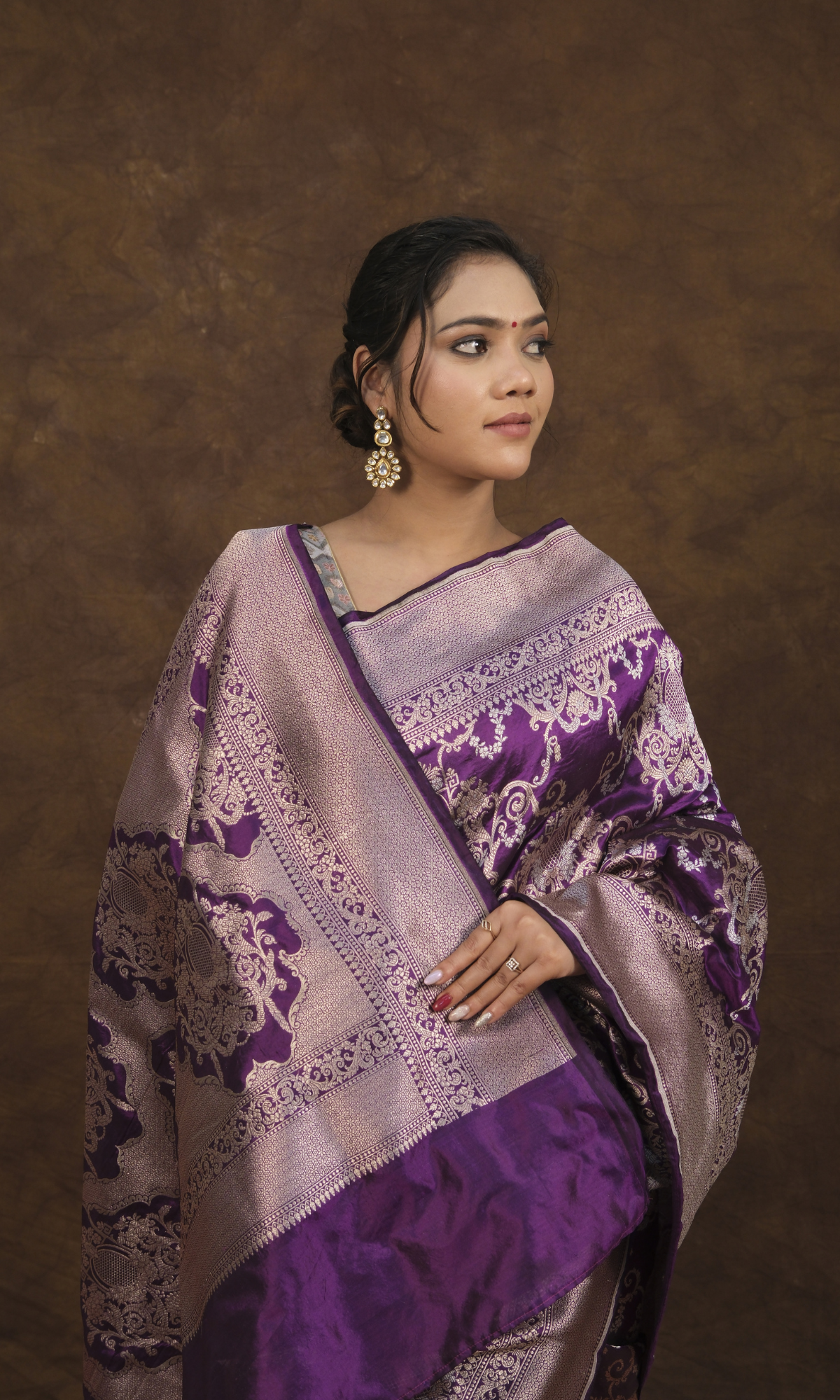 Experience the Majesty: Jodha Pure Banarasi Silk Saree