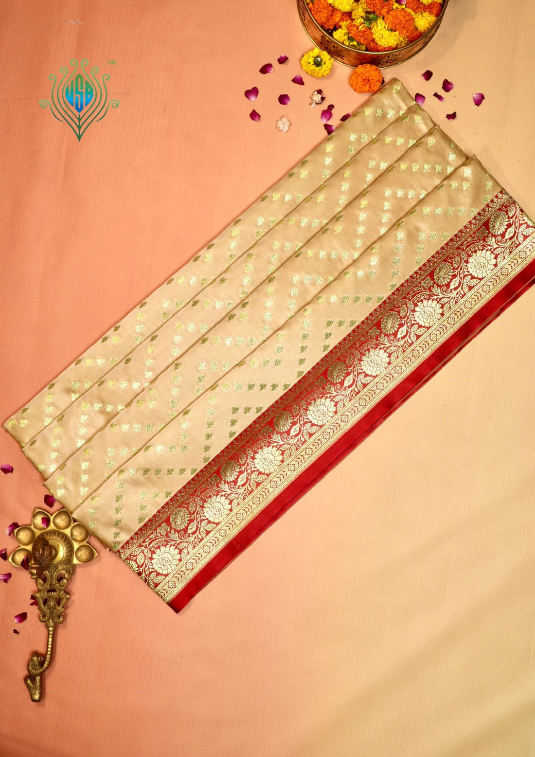 Waah Banaras173D: Royal Beige Satin Silk Banarasi Saree with Zig-Zag Buti &amp; Contrast Pallu