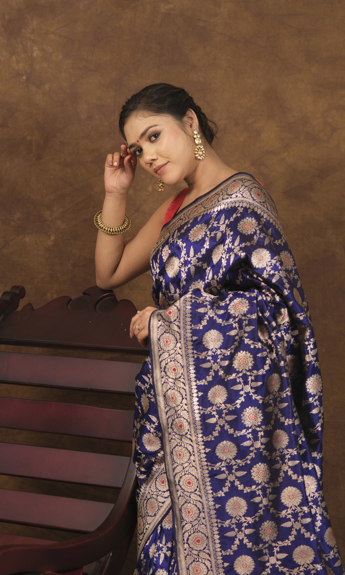 "VIRASAT 161" Traditional Banarasi Saree with Exquisite Mughal Motif Border