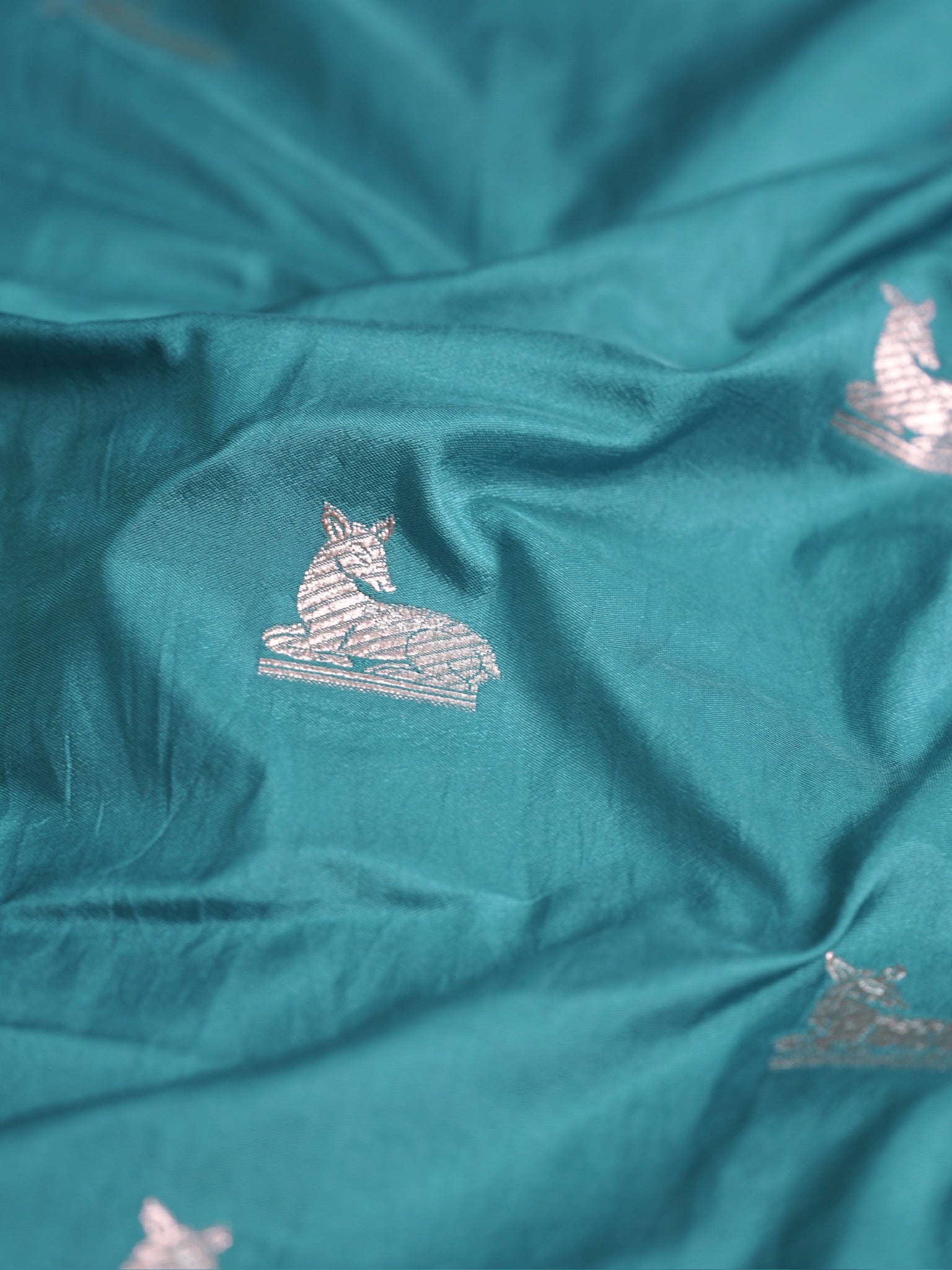 Waah Banaras 180C: Aqua Green Semi Katan Silk Saree With Beautiful Bird Border