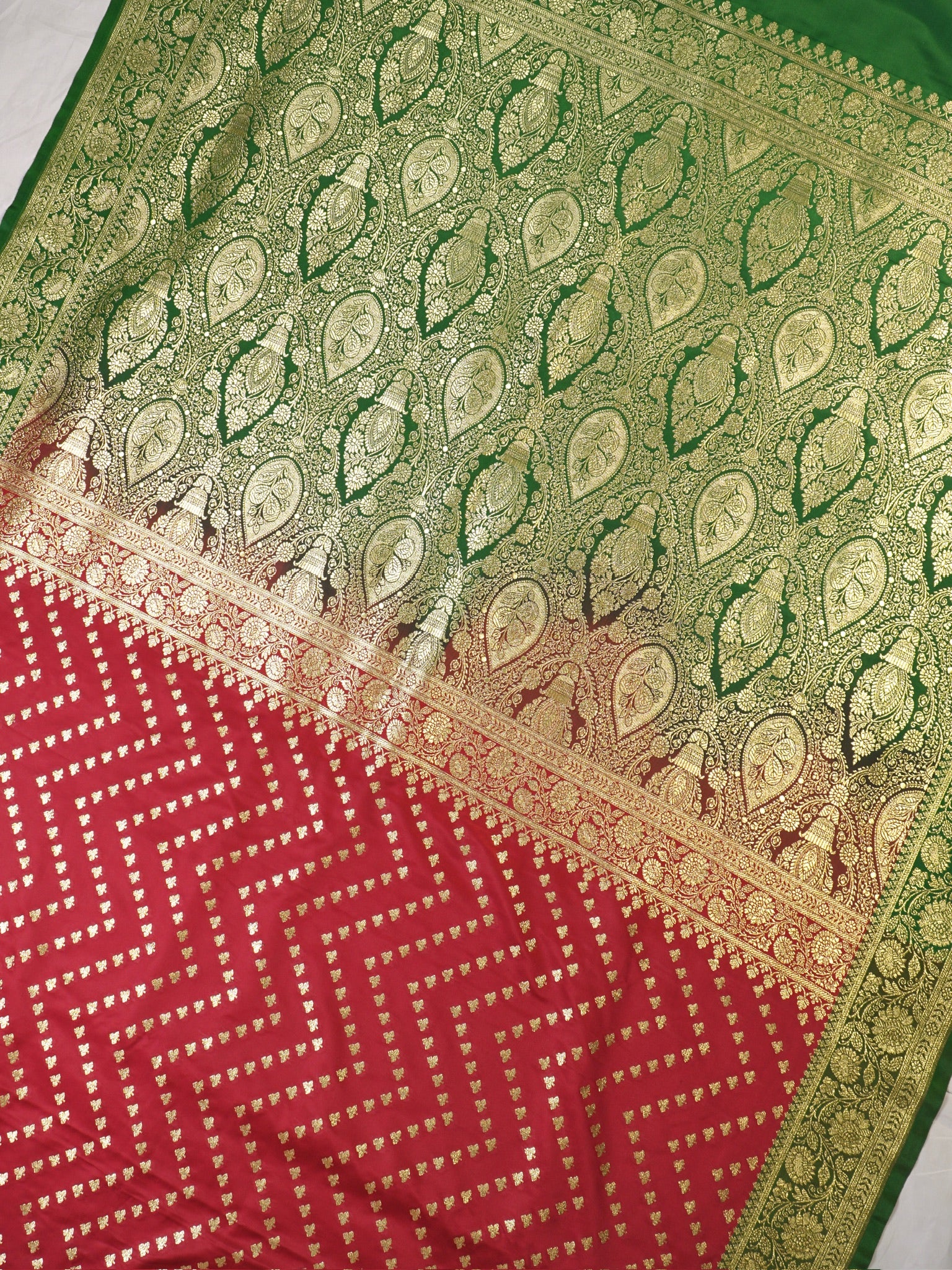 Waah Banaras173: Royal Red Satin Silk Banarasi Saree with Zig-Zag Buti &amp; Contrast Pallu