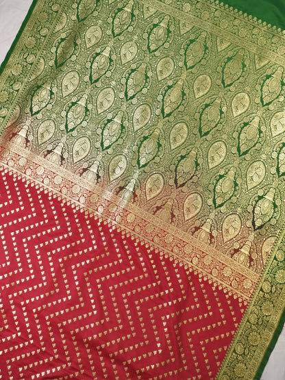 Waah Banaras173: Royal Red Satin Silk Banarasi Saree with Zig-Zag Buti &amp; Contrast Pallu