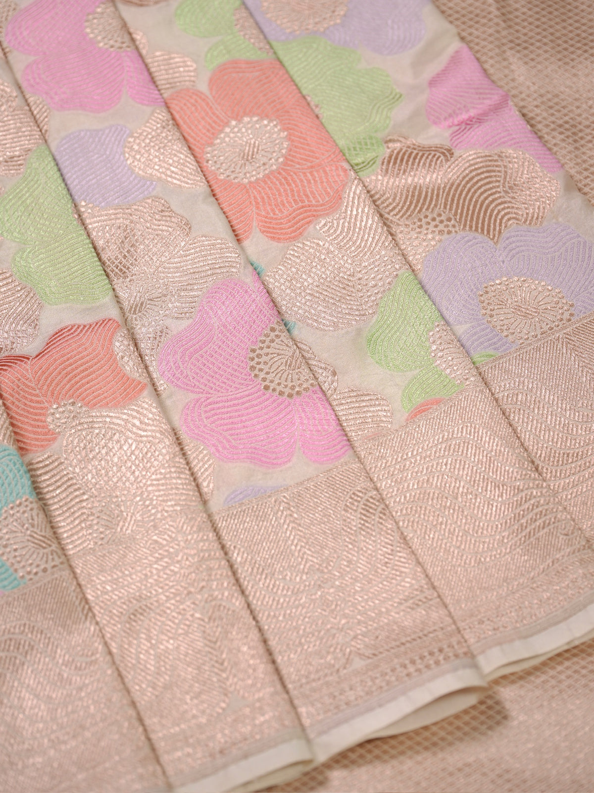 VIRASAT 425B: Beautiful Creamy White Pure Handloom Rangkat Katan Silk Saree Floral Meenakari With Silk Mark Certified