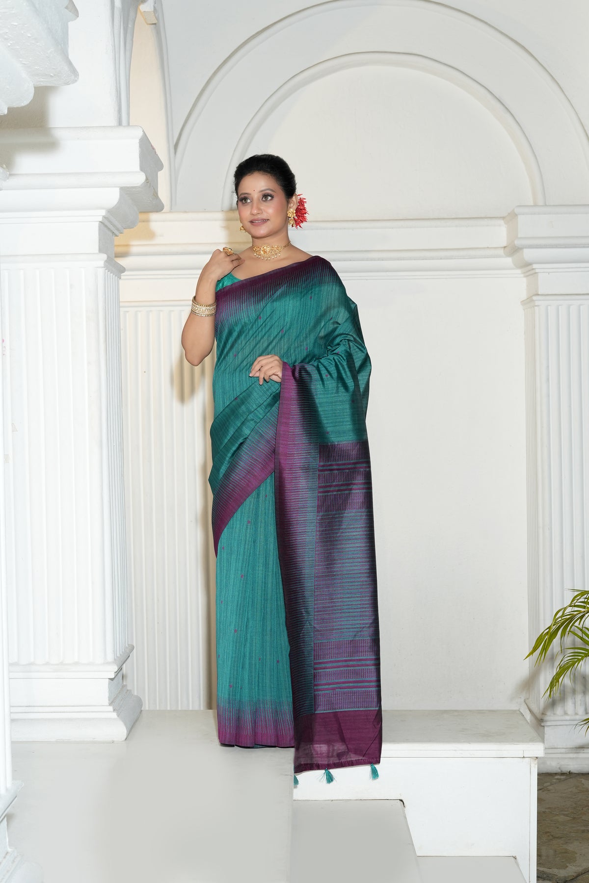 UTSAV BANARAS 528: Teal Green Raw Silk Saree with Resham Border &amp; Heavy Resham Palla