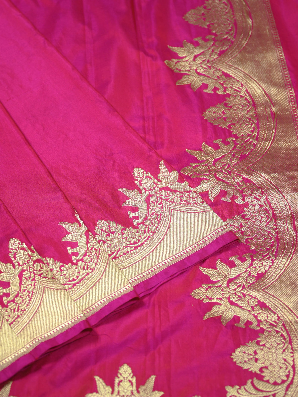 VIRASAT 445:Peachy Pink Dual Shade Pure Katan Silk Saree with Kadwa Zari Scallop Border | Silk Mark Certified