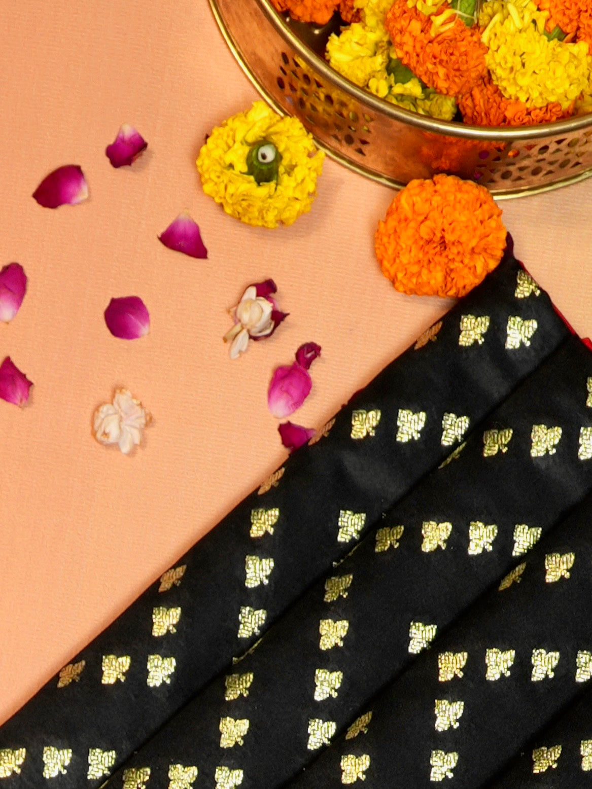 Waah Banaras173C: Rich Black Satin Silk Banarasi Saree with Zig Zag Buti &amp; Contrast Pallu