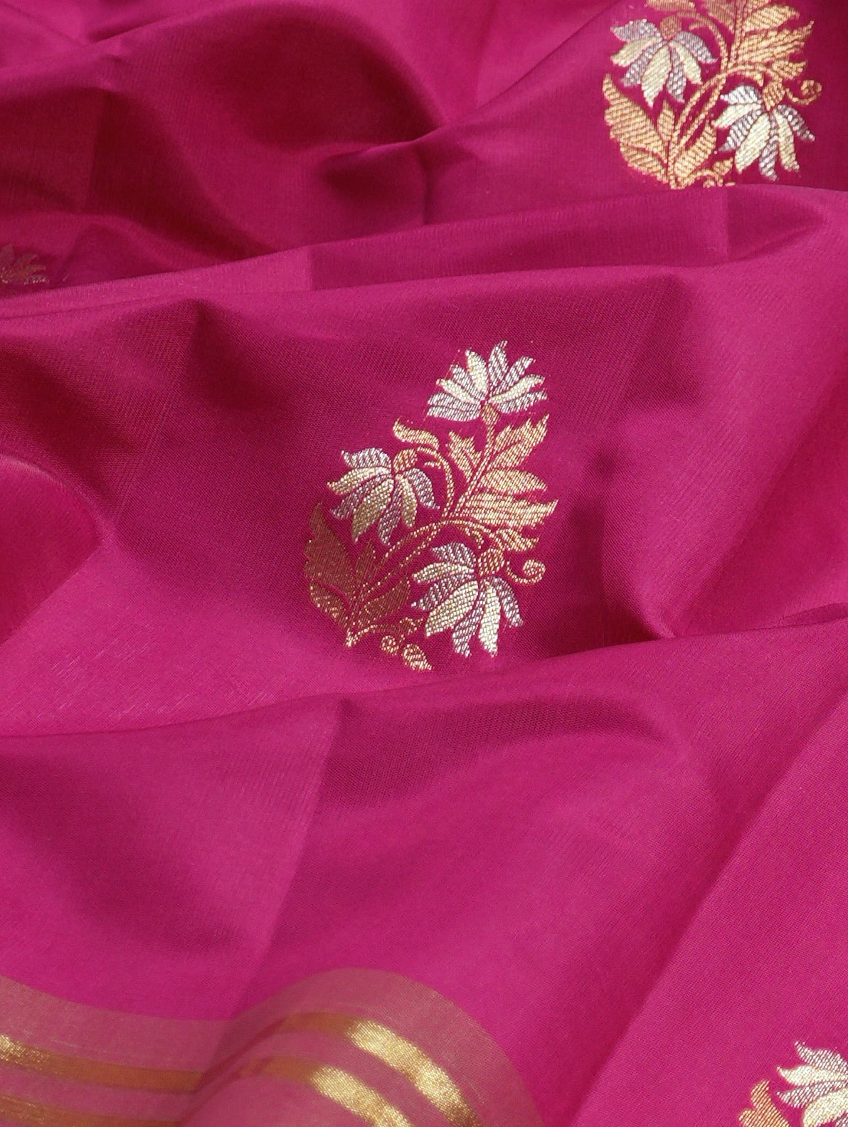 UTSAV BANARAS 494: Wine Purple Banarasi Soft Silk Meenakari Zari Saree