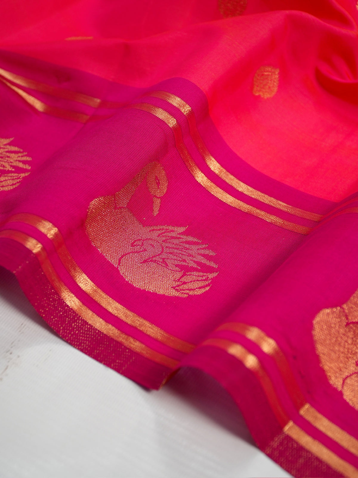 UTSAV BANARAS 500: Fuchsia Pink Banarasi Soft Silk Meenakari Zari Saree