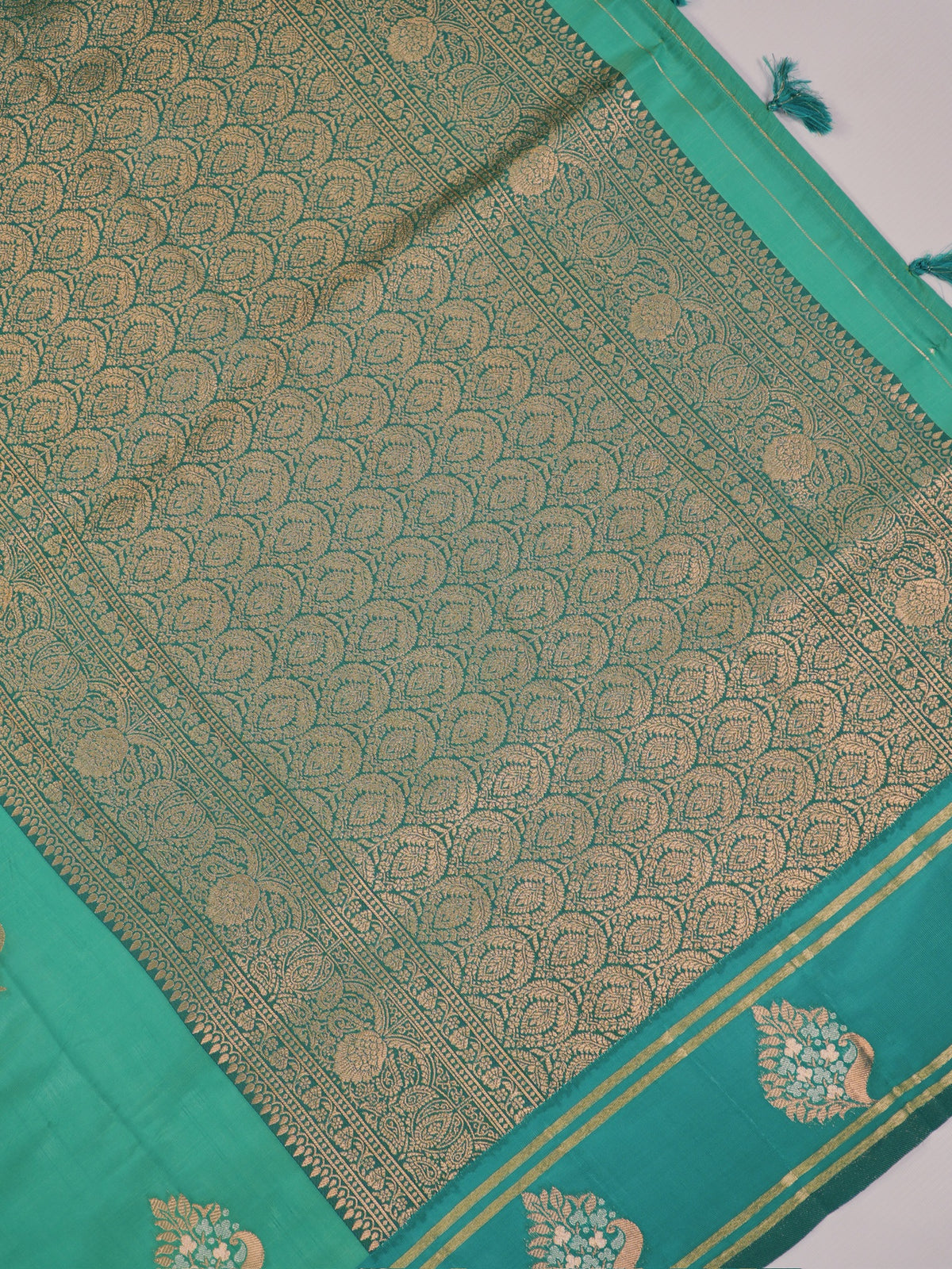 UTSAV BANARAS 499: Rama Green Banarasi Soft Silk Meenakari Zari Saree