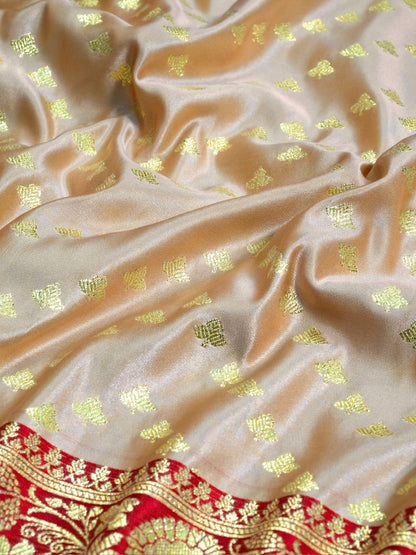 Waah Banaras173D: Royal Beige Satin Silk Banarasi Saree with Zig-Zag Buti &amp; Contrast Pallu