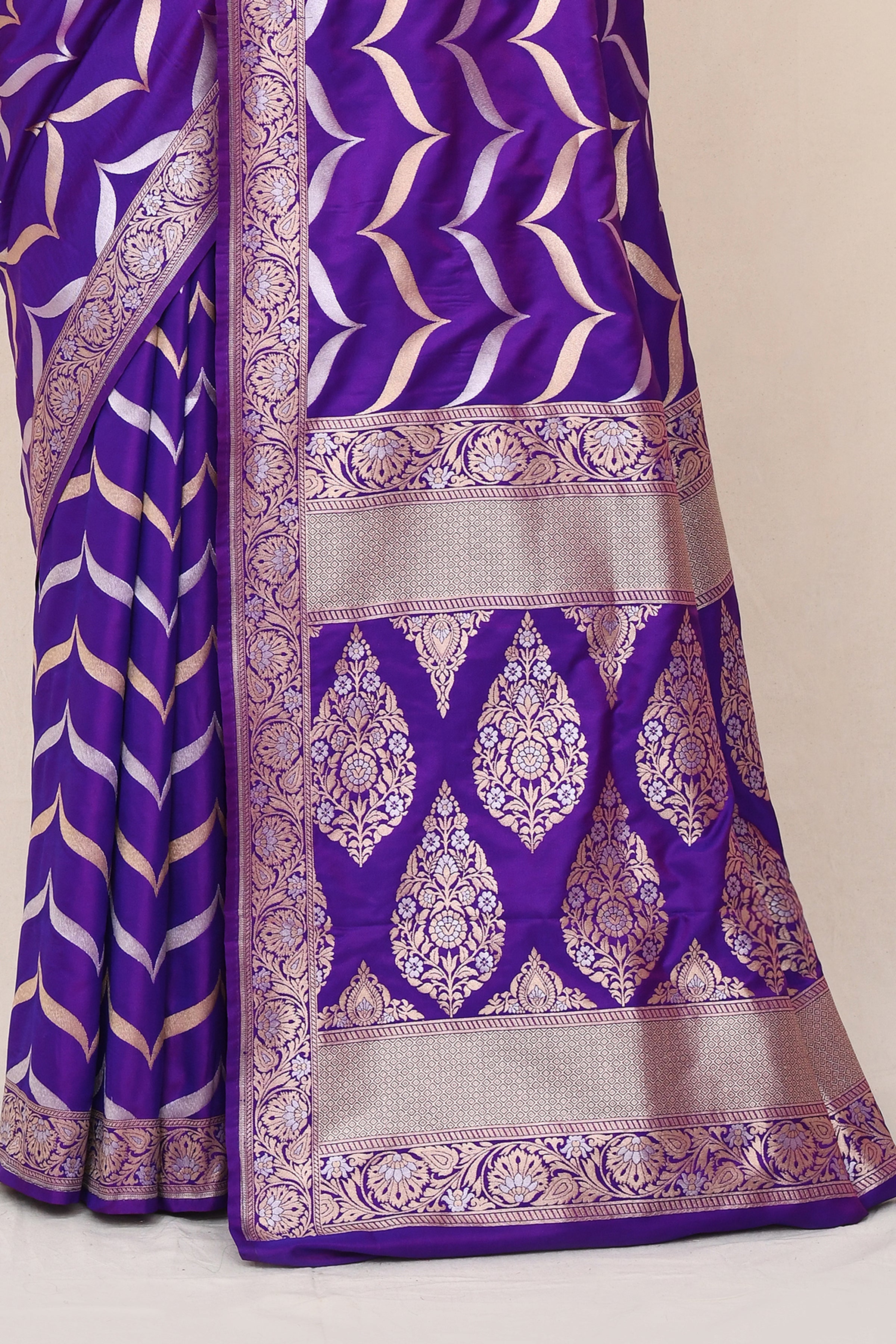 "WAAH BANARAS 036" Purple Banarasi Silk Saree