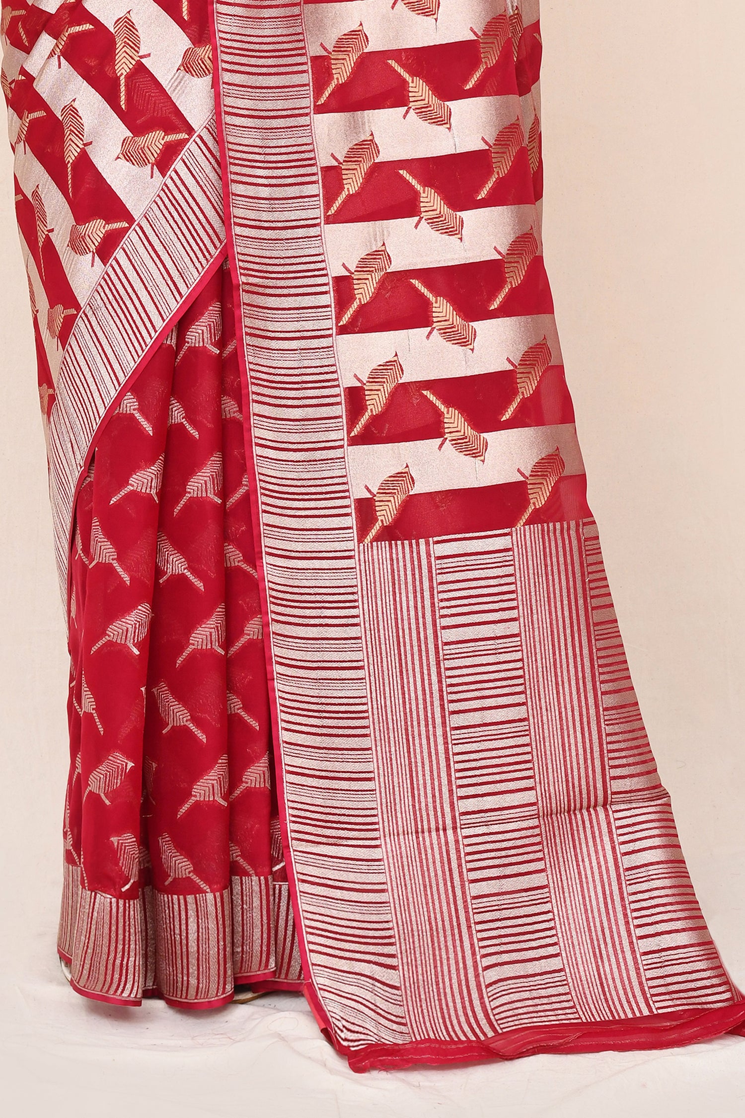 "WAAH BANARAS 049" Rani Banarasi Silk Georgatte Handloom Saree