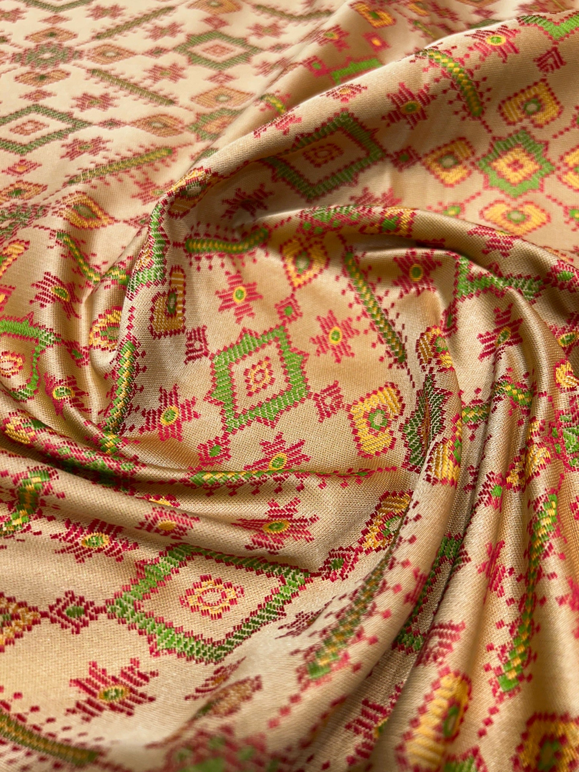 "WAAH BANARAS 002" Banarasi Masaru Silk Saree With Tested Zari and Twisted Yarn