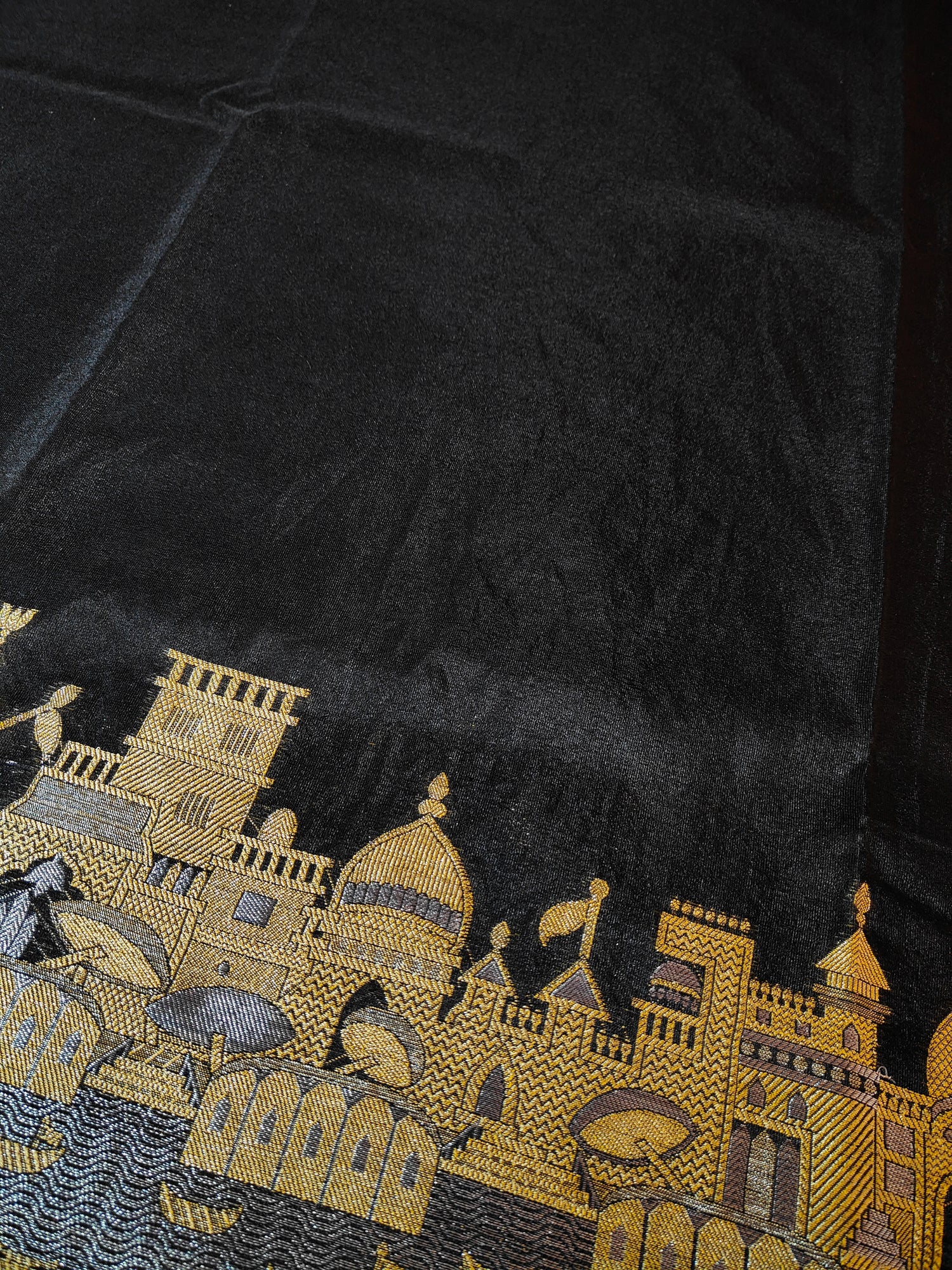 "UTSAV BANARAS 003" Banarasi Black Kashi Ghat Pattern Silk Saree