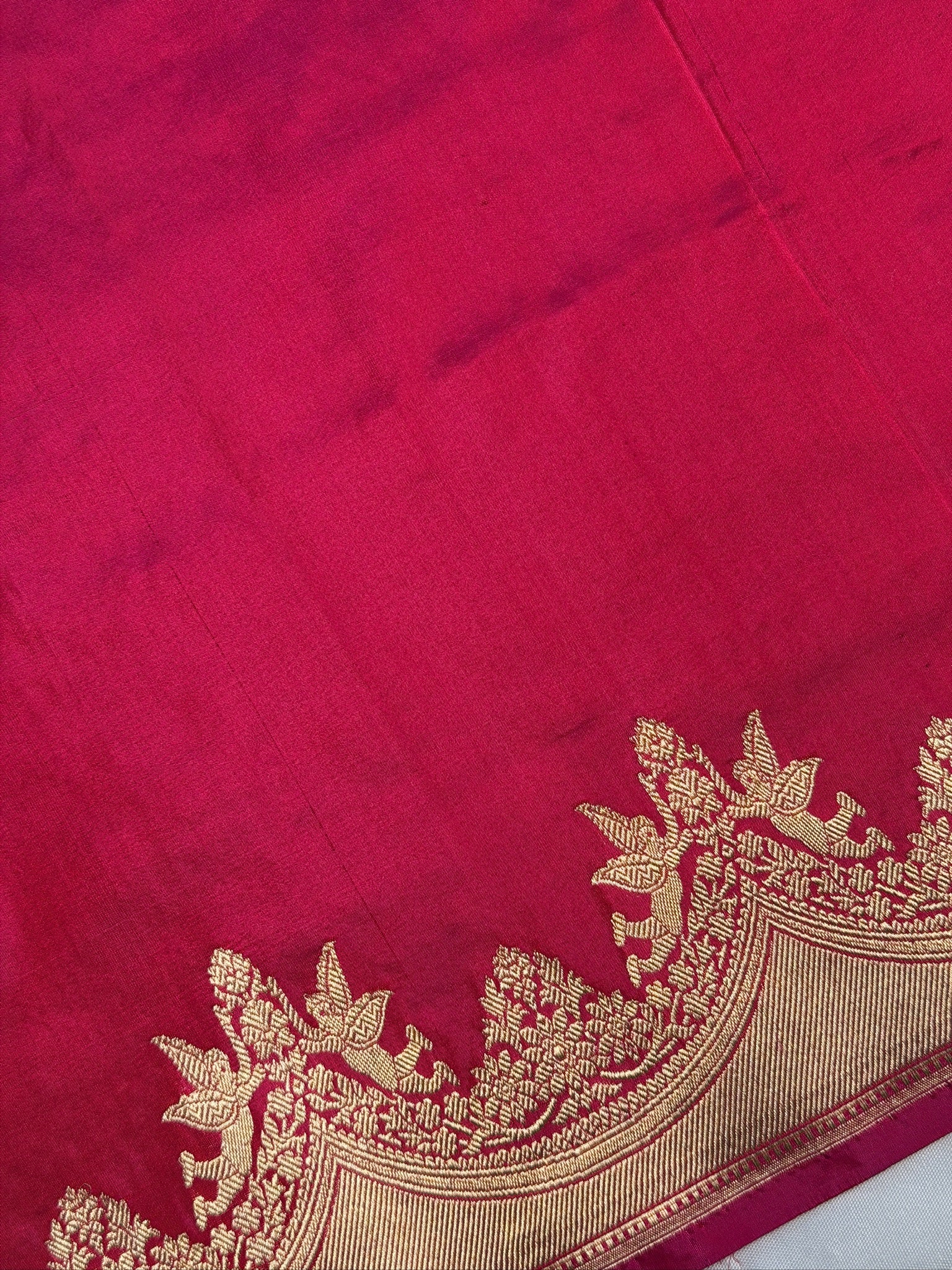 VIRASAT 445:Peachy Pink Dual Shade Pure Katan Silk Saree with Kadwa Zari Scallop Border | Silk Mark Certified