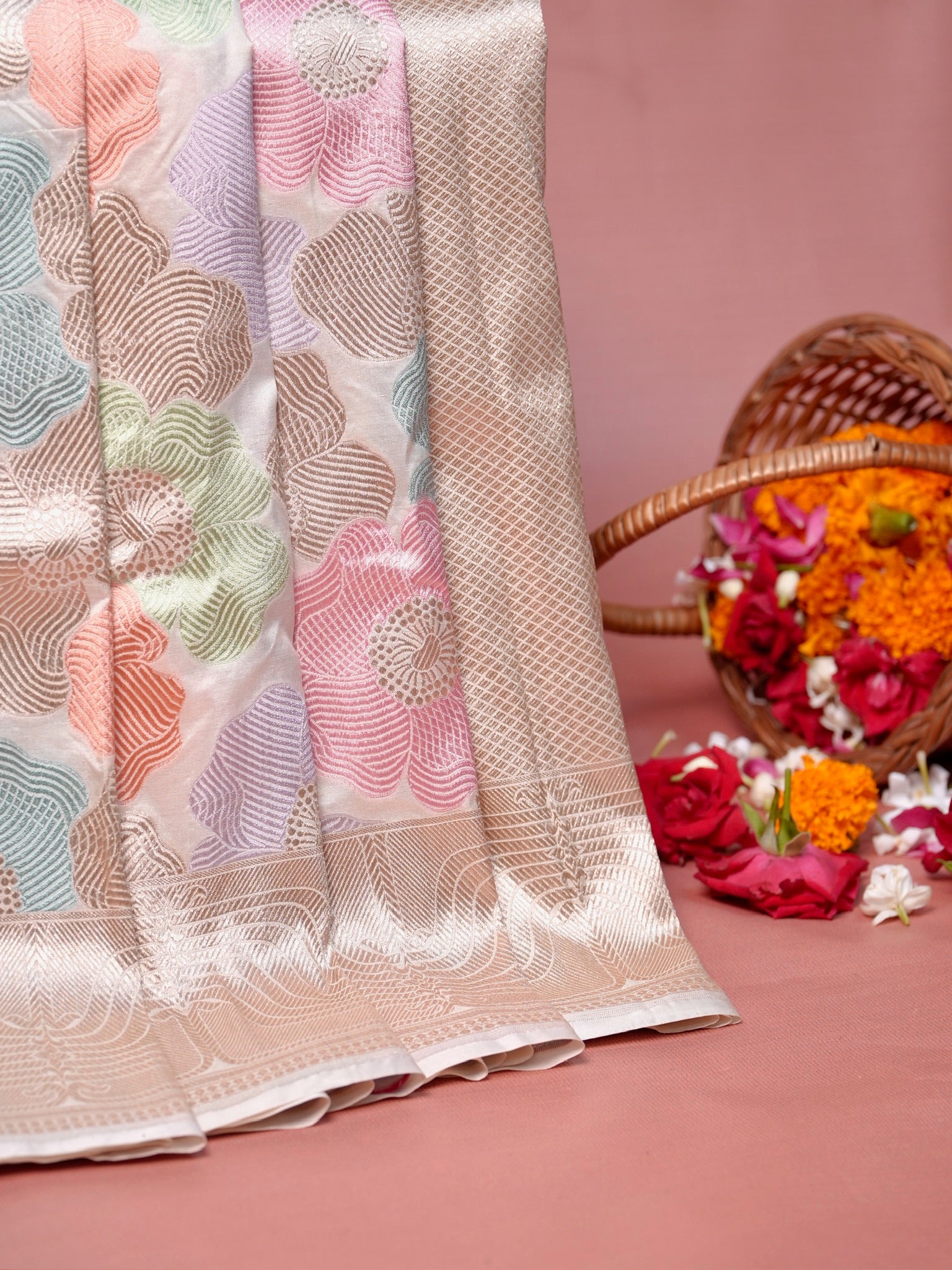 VIRASAT 425B: Beautiful Creamy White Pure Handloom Rangkat Katan Silk Saree Floral Meenakari With Silk Mark Certified