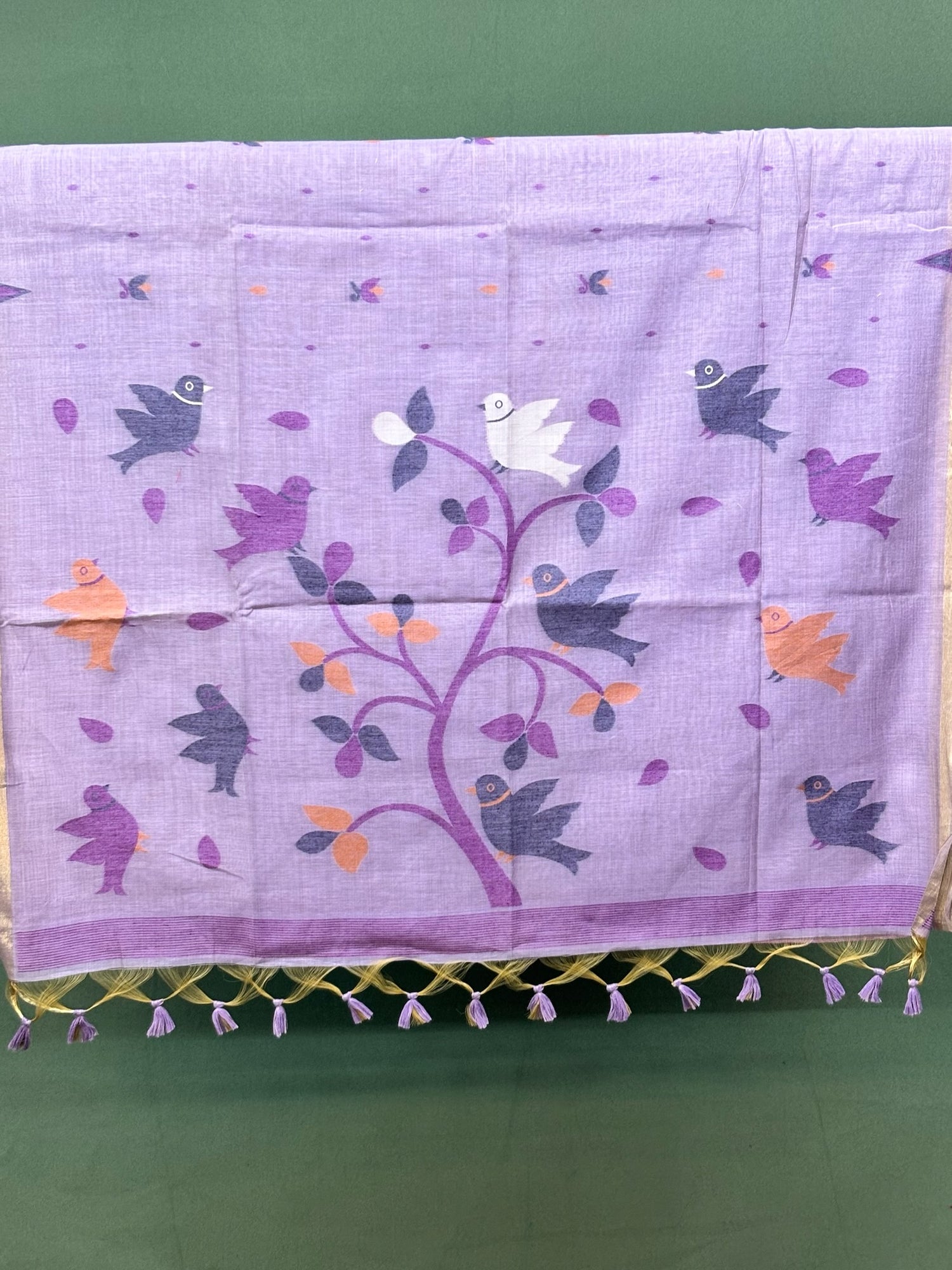 Utsav Banaras 069: Elegant Lilac Jamdani Saree with Artistic Bird &amp; Floral Weave