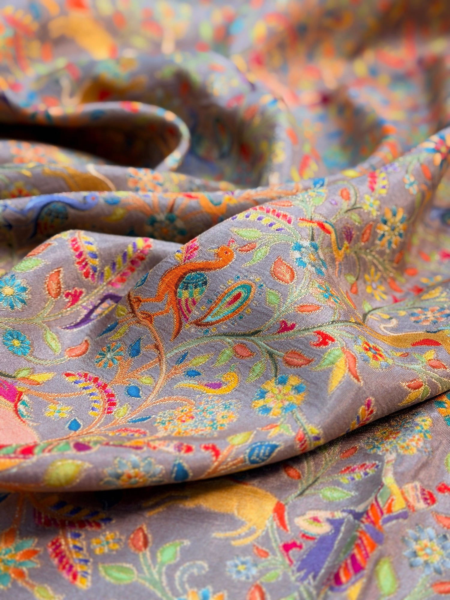 UTSAV BANARAS 479B: Champagne Butter Silk Saree with Kalamkari Position Print &amp; Contrast Blouse