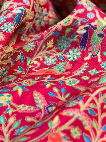 UTSAV BANARAS 479D: Crimson Red Butter Silk Saree with Kalamkari Position Print &amp; Contrast Blouse